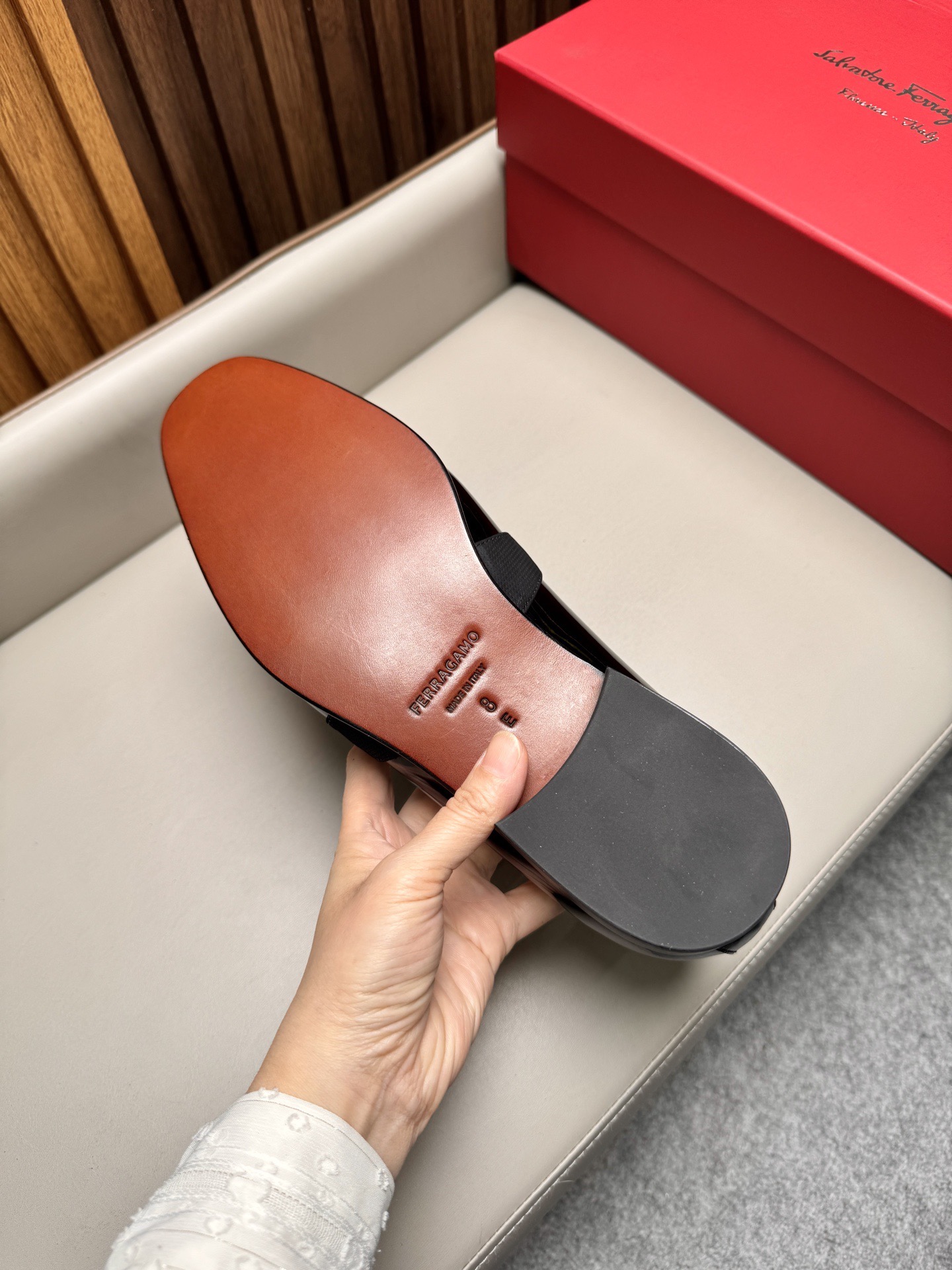 Лоферы мужские в стиле Ferragamo Gancini черного цвета