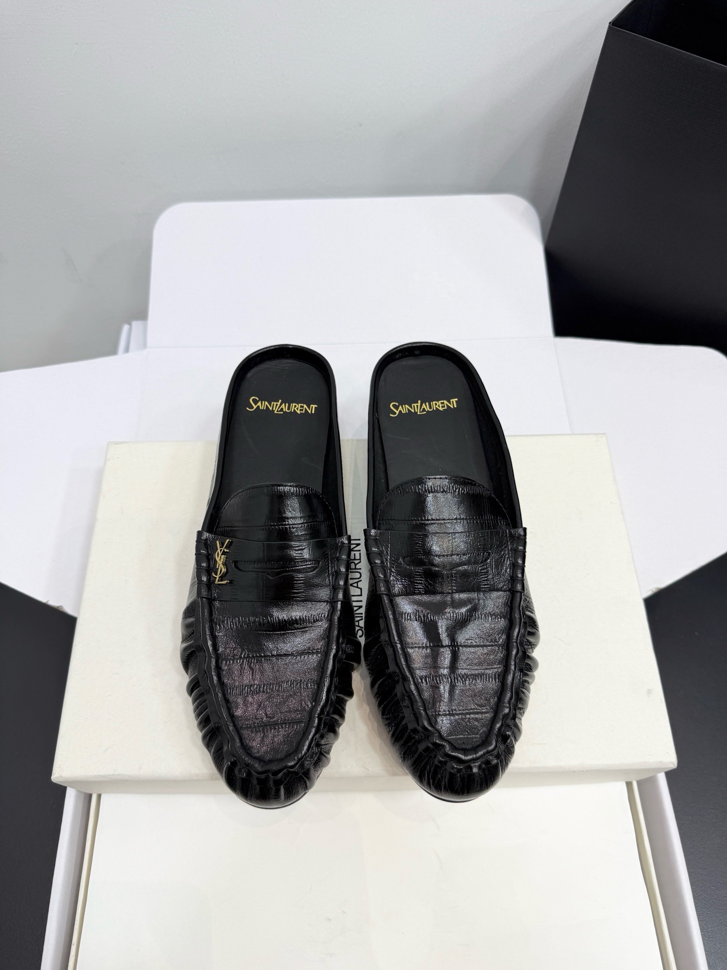 Мюли-лоферы женские в стиле Saint Laurent Le Loafer черного цвета