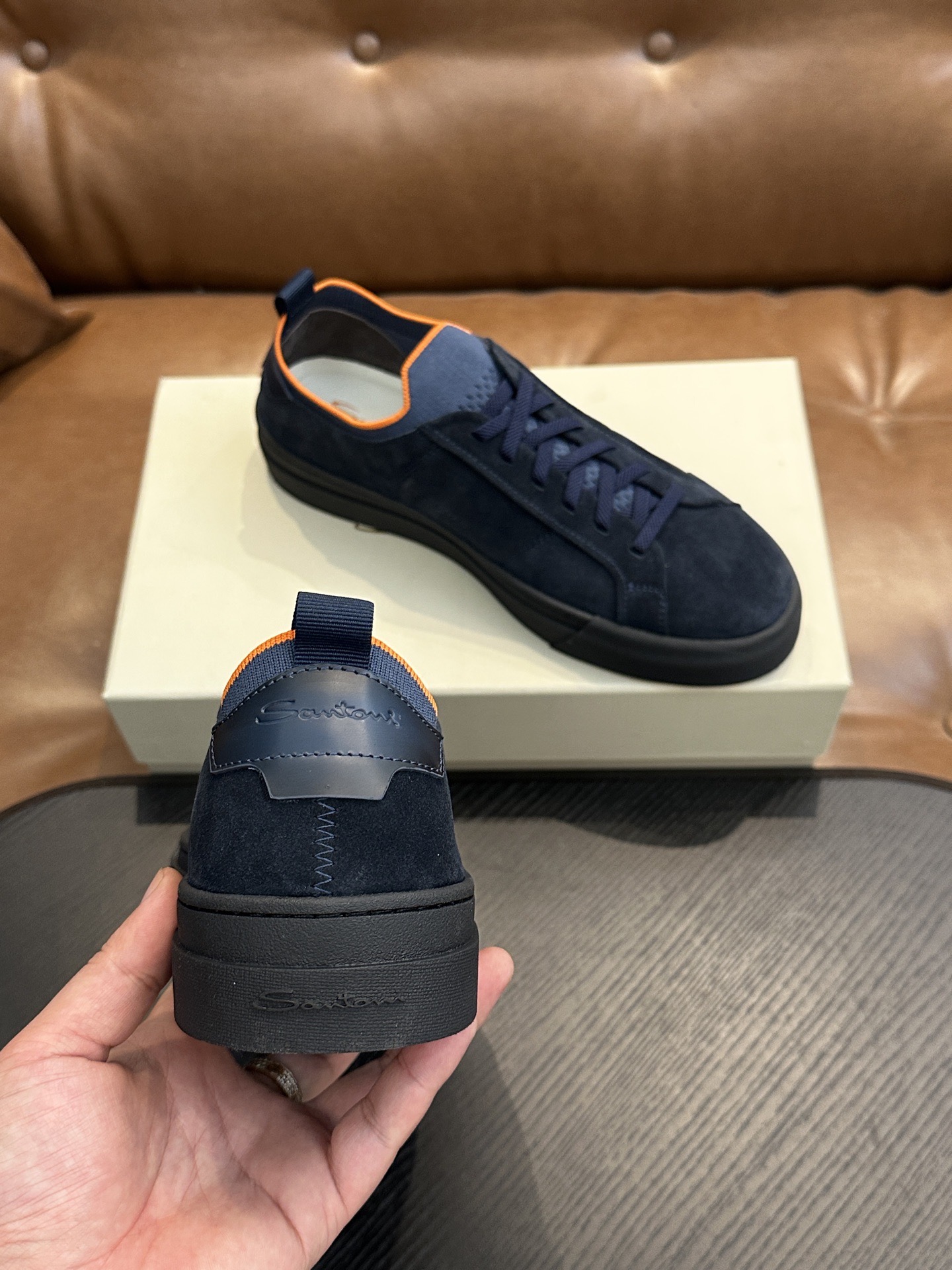 Кроссовки мужские в стиле Santoni из натуральной зернистой кожи темно-синего цвета