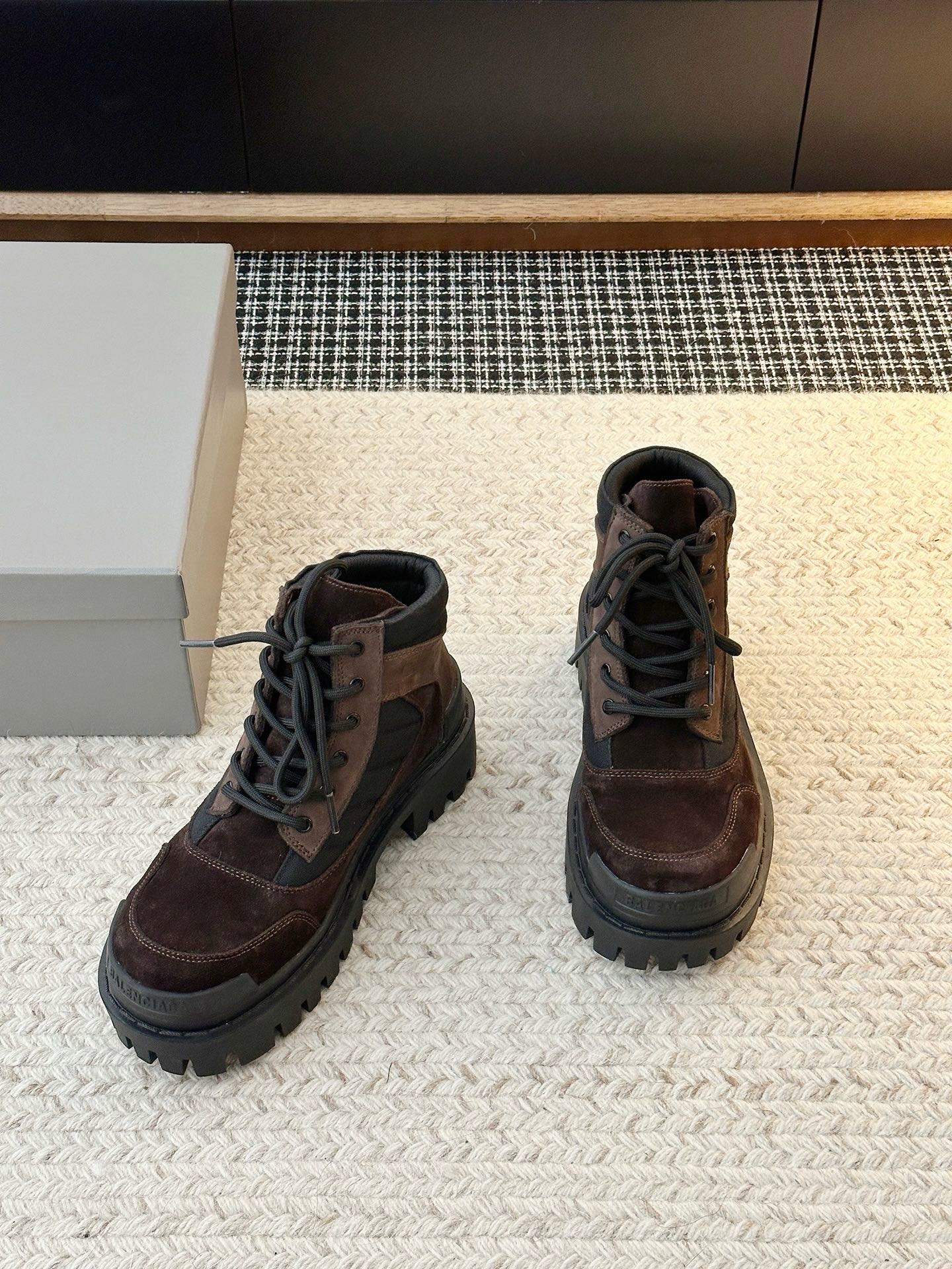Ботинки Balenciaga Combat Strike коричневого цвета