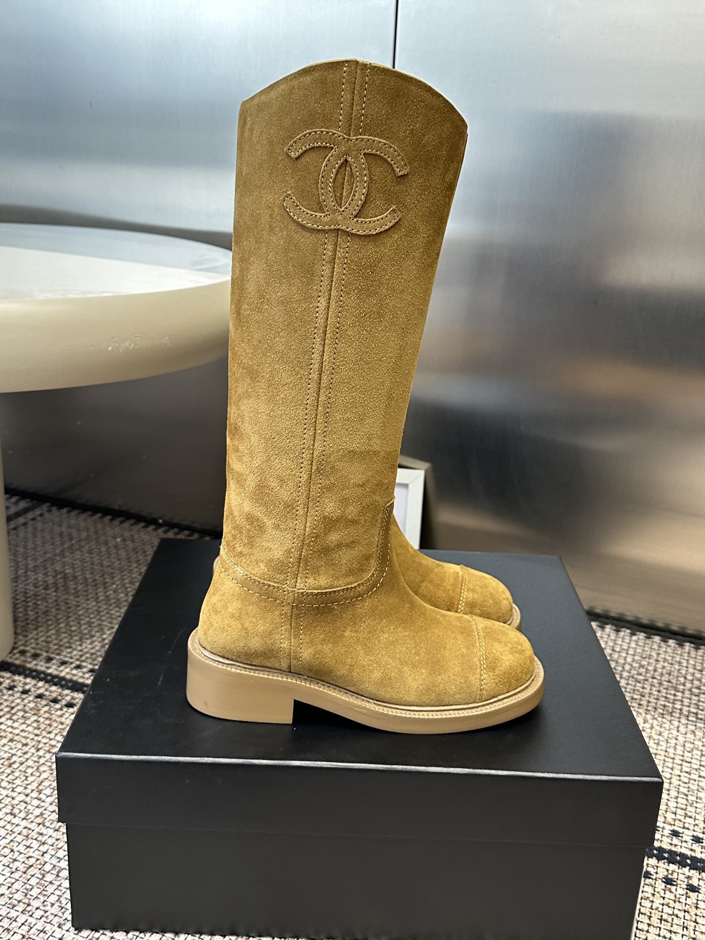 Сапоги женские Chanel High Boots коричневого цвета