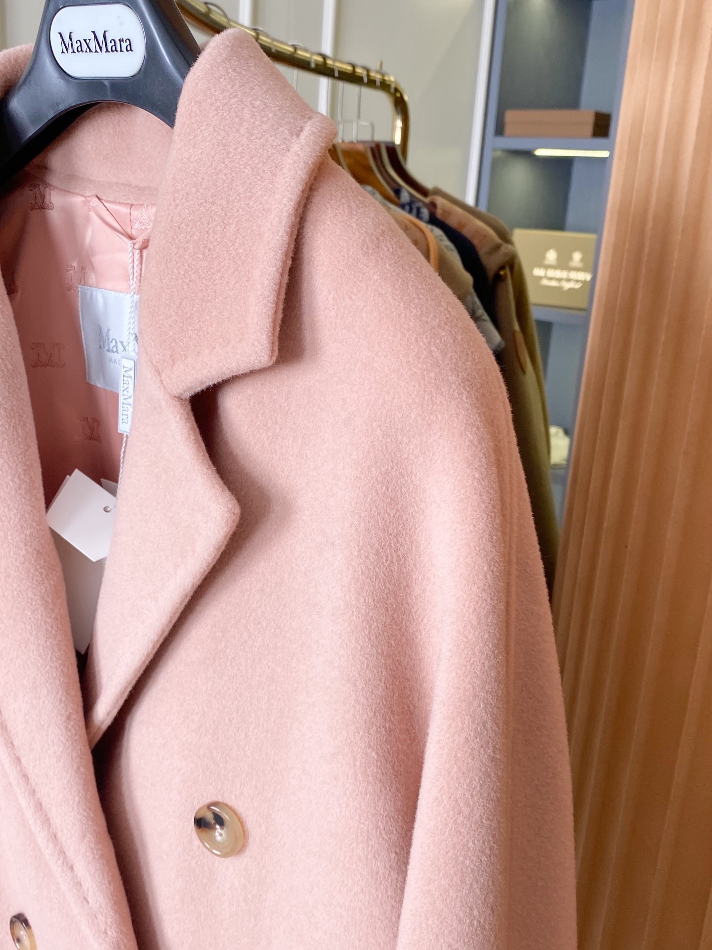 Пальто женское Max Mara Short 101801 Icon Coat пудрово-розового цвета