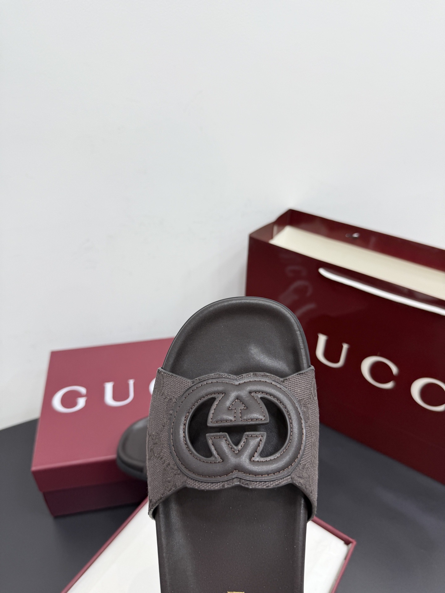 Мюли женские в стиле Gucci GG тёмно-коричневого цвета