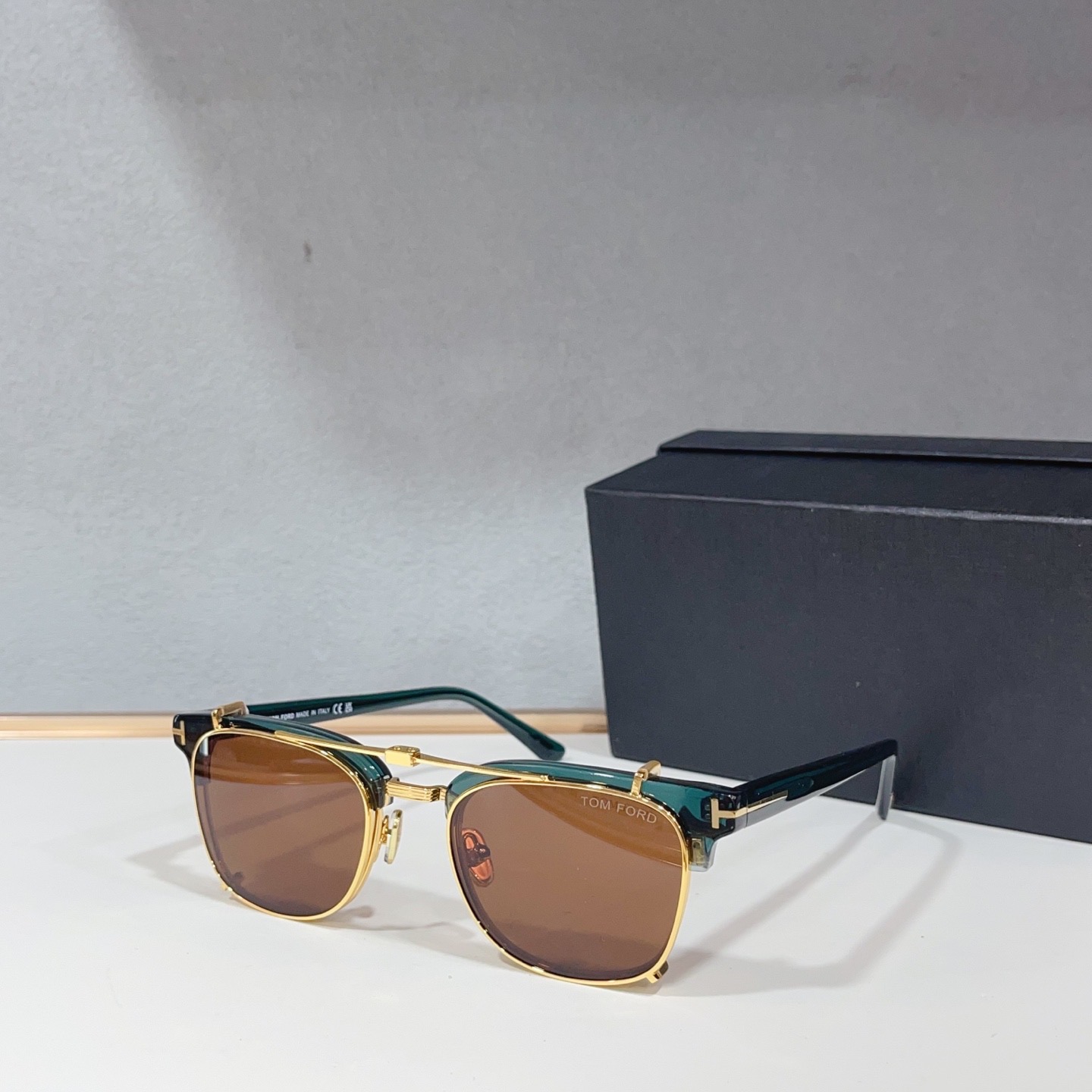 Очки солнцезащитные унисекс в стиле Tom Ford