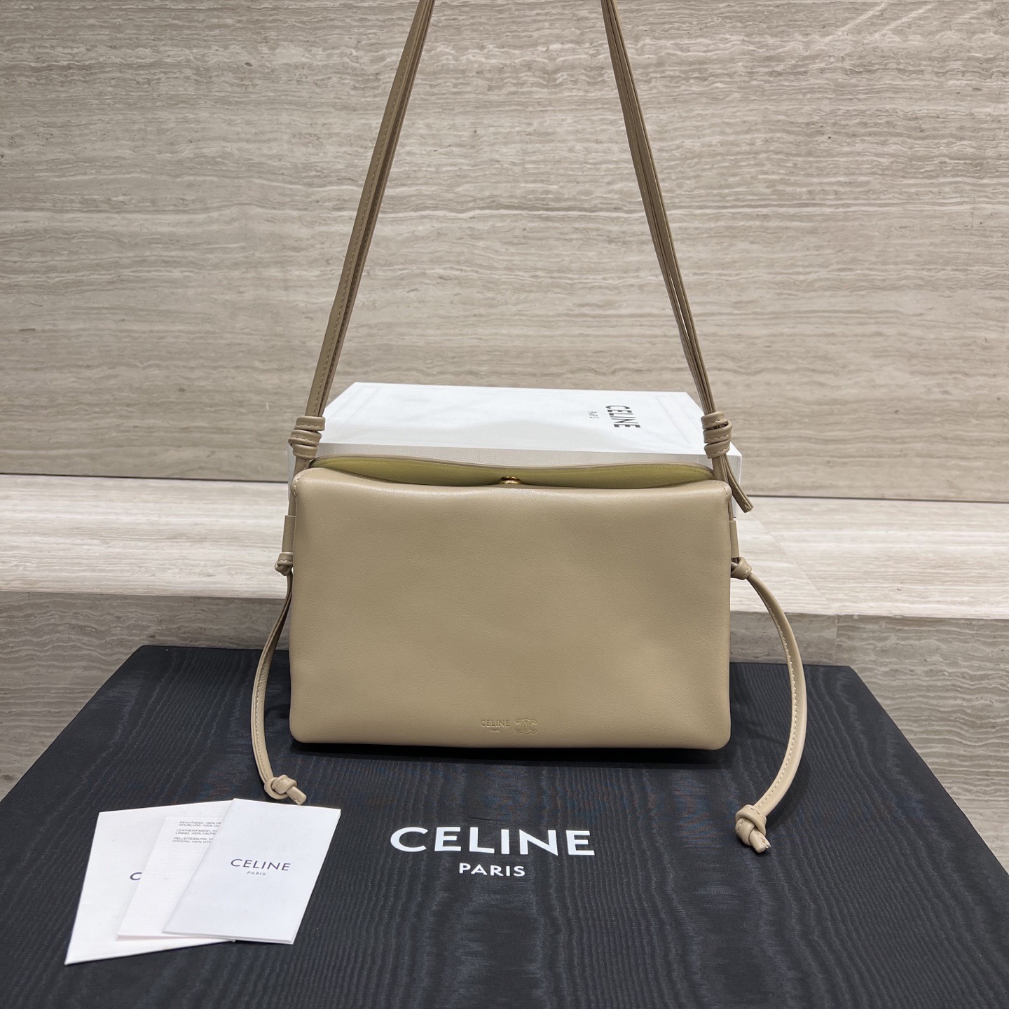Сумка женская в стиле Celine Trio Flap бежевого цвета