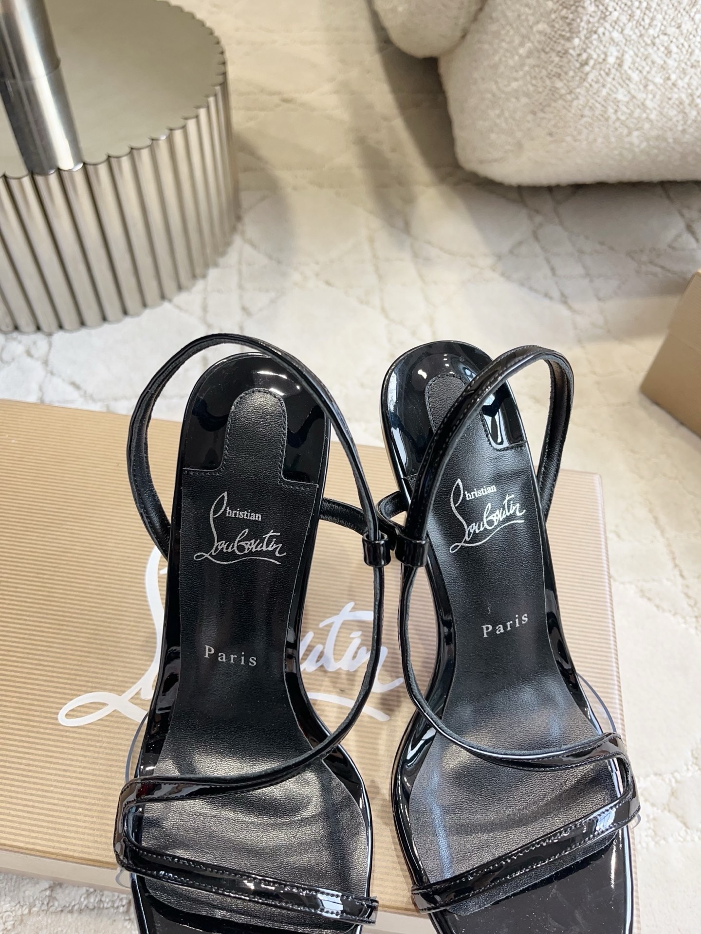 Босоножки женские в стиле Christian Louboutin So Kate черного цвета