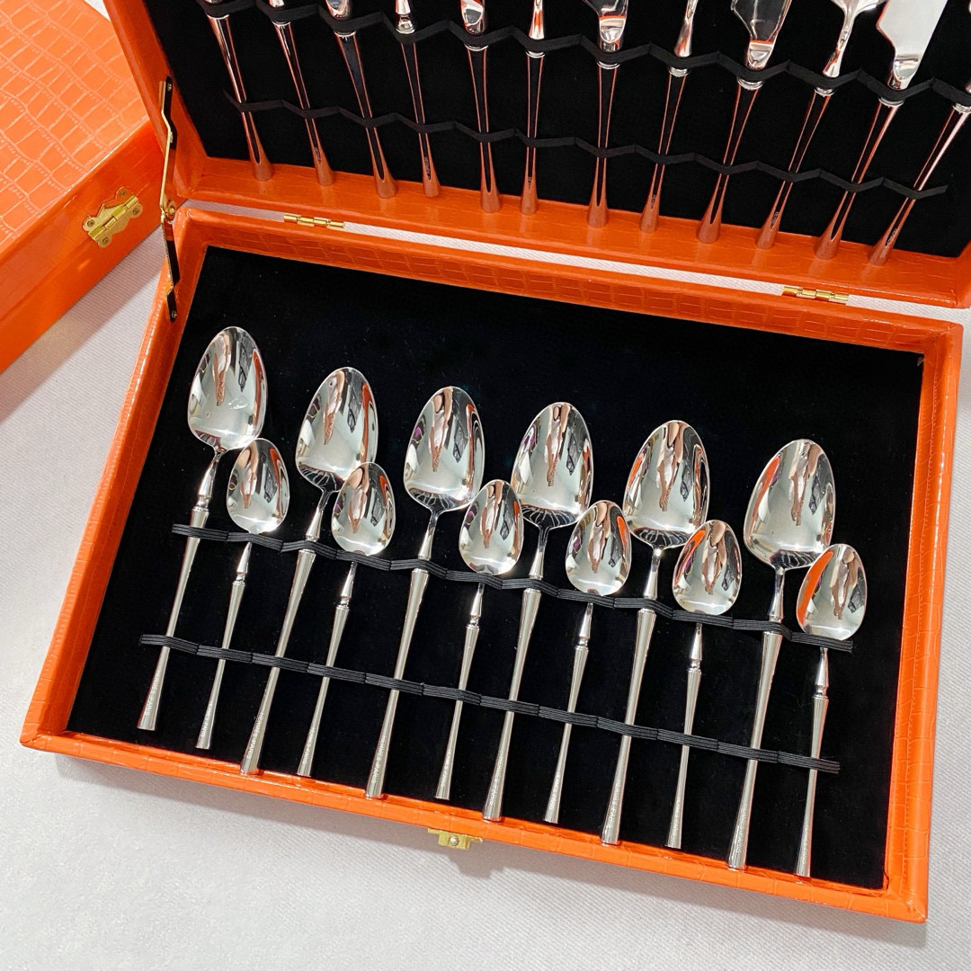 Набор столовых приборов унисекс в стиле Hermès серебристого цвета в премиальном подарочном кейсе (24 предмета)