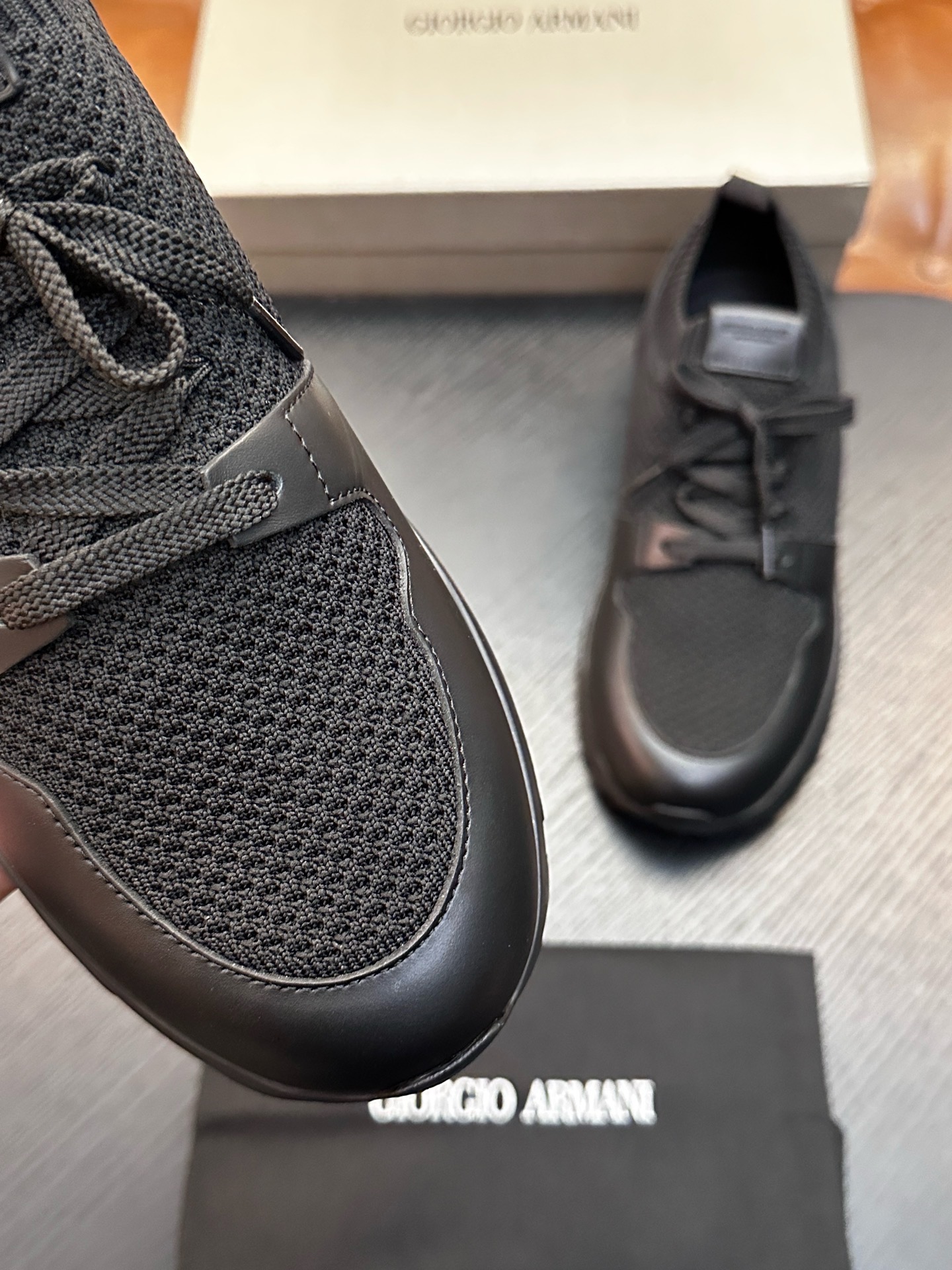 Кроссовки мужские Giorgio Armani Gyo чёрного цвета