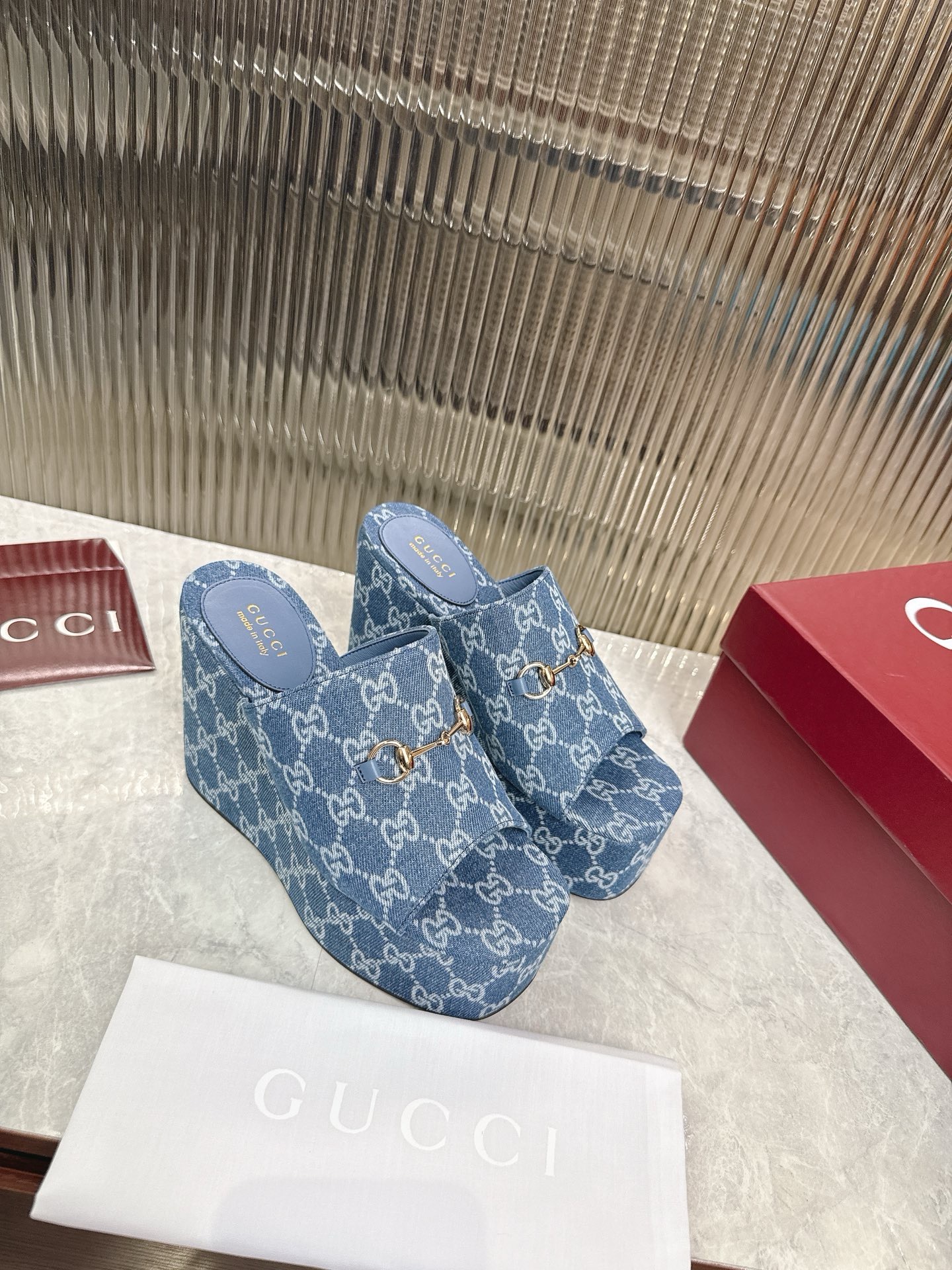 Мюли женские в стиле Gucci Princetown с GG-мотивом синего цвета