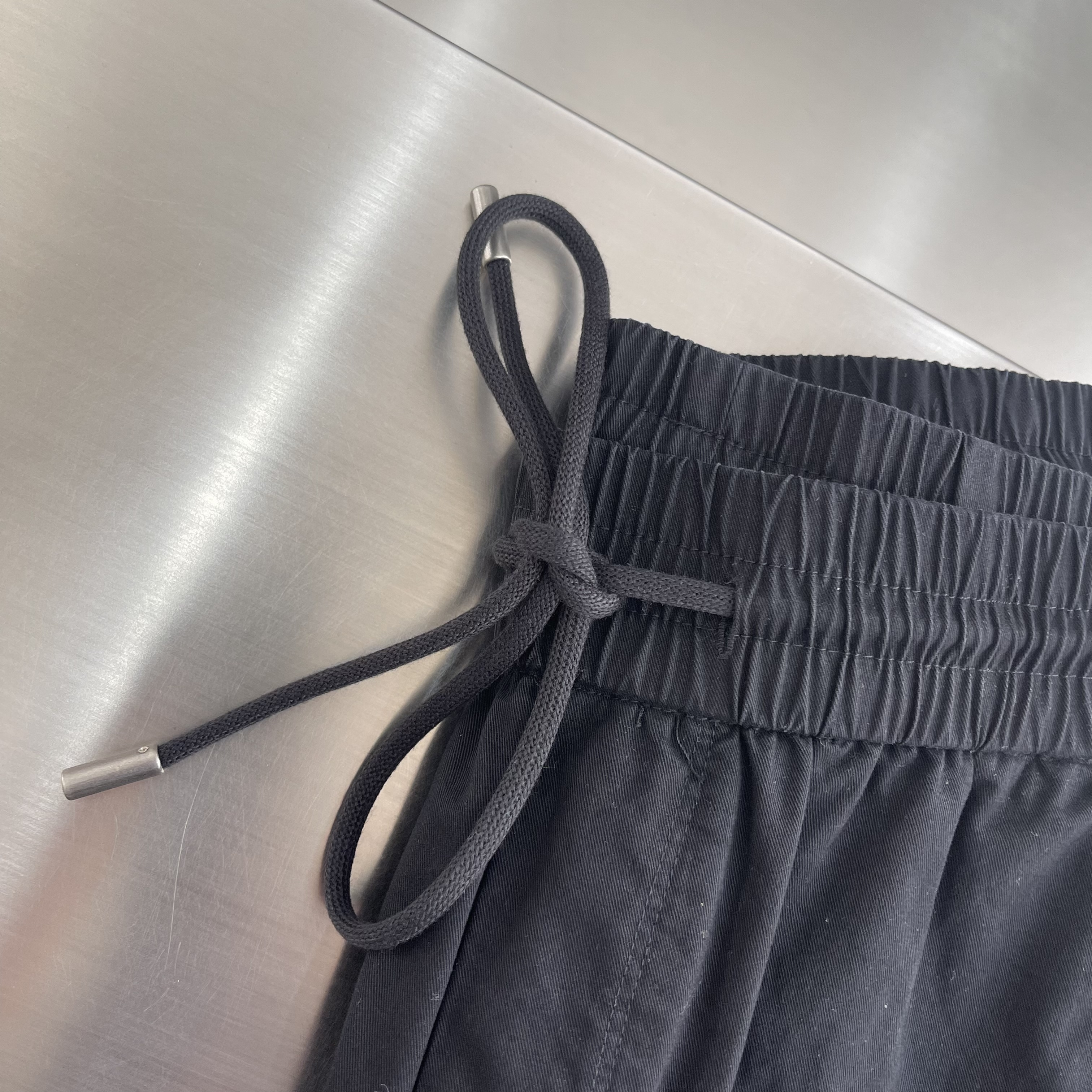 Брюки мужские в стиле Dior из хлопка чёрного цвета карго с эластичным поясом