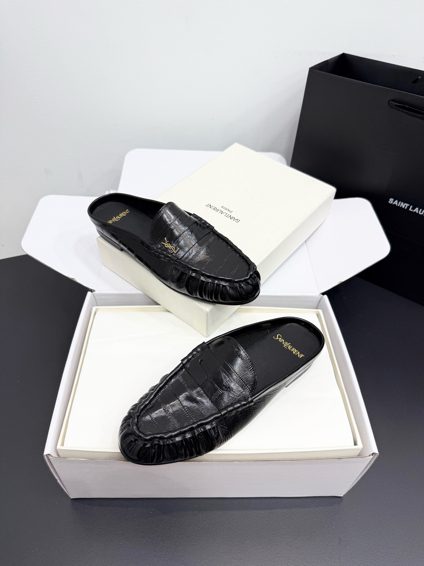 Мюли-лоферы женские в стиле Saint Laurent Le Loafer черного цвета