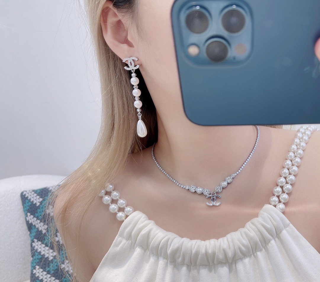 Серьги женские в стиле Chanel 25B