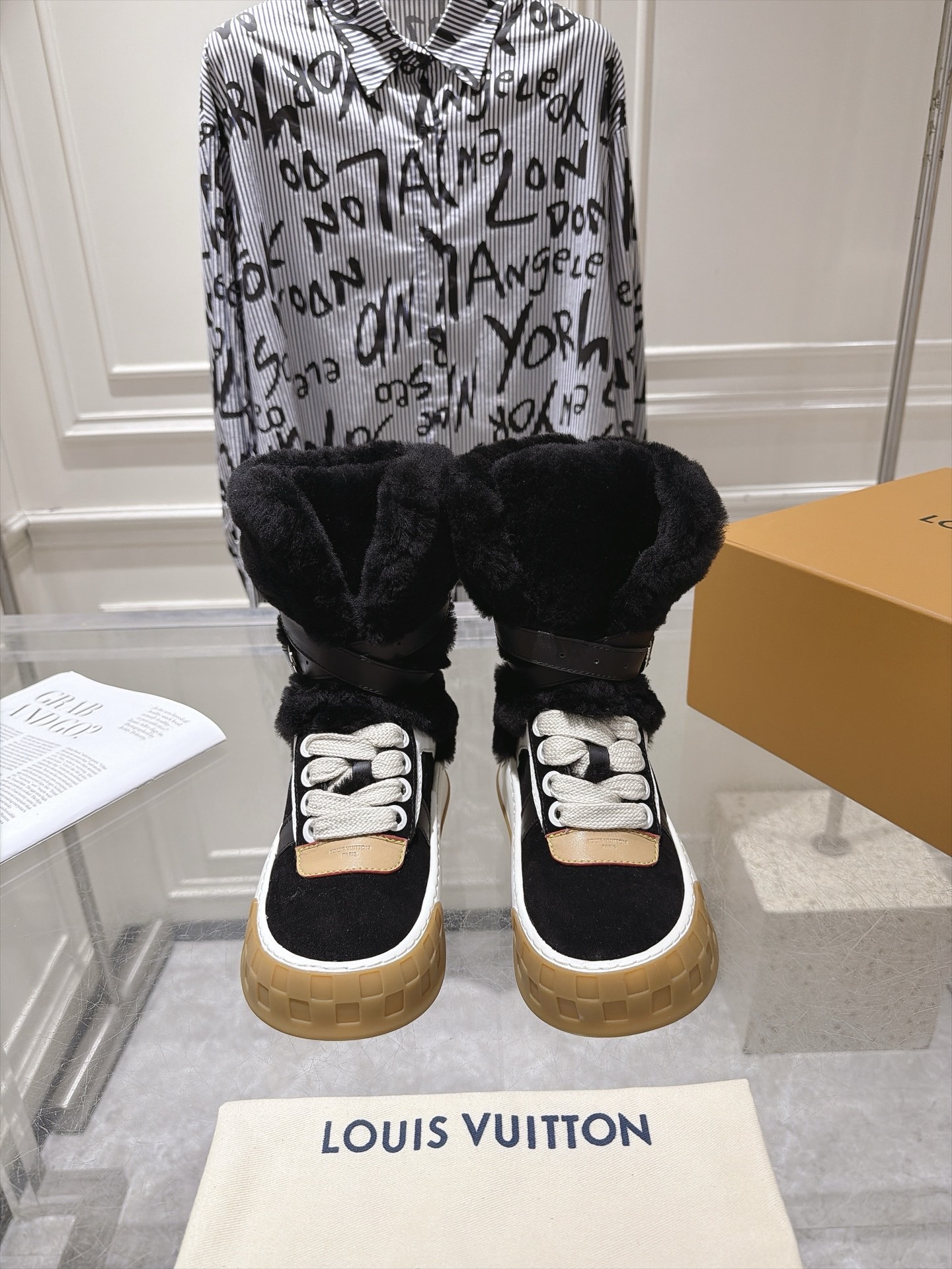Ботинки Louis Vuitton LV Cloud Lace-Up Ankle Boot Sneaker черного цвета