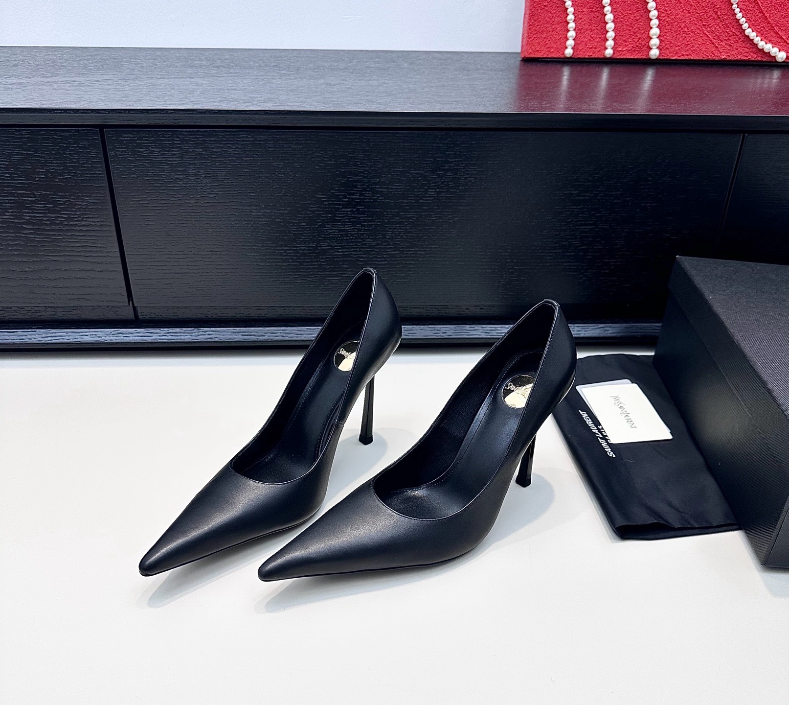 Туфли женские Saint Laurent чёрного цвета