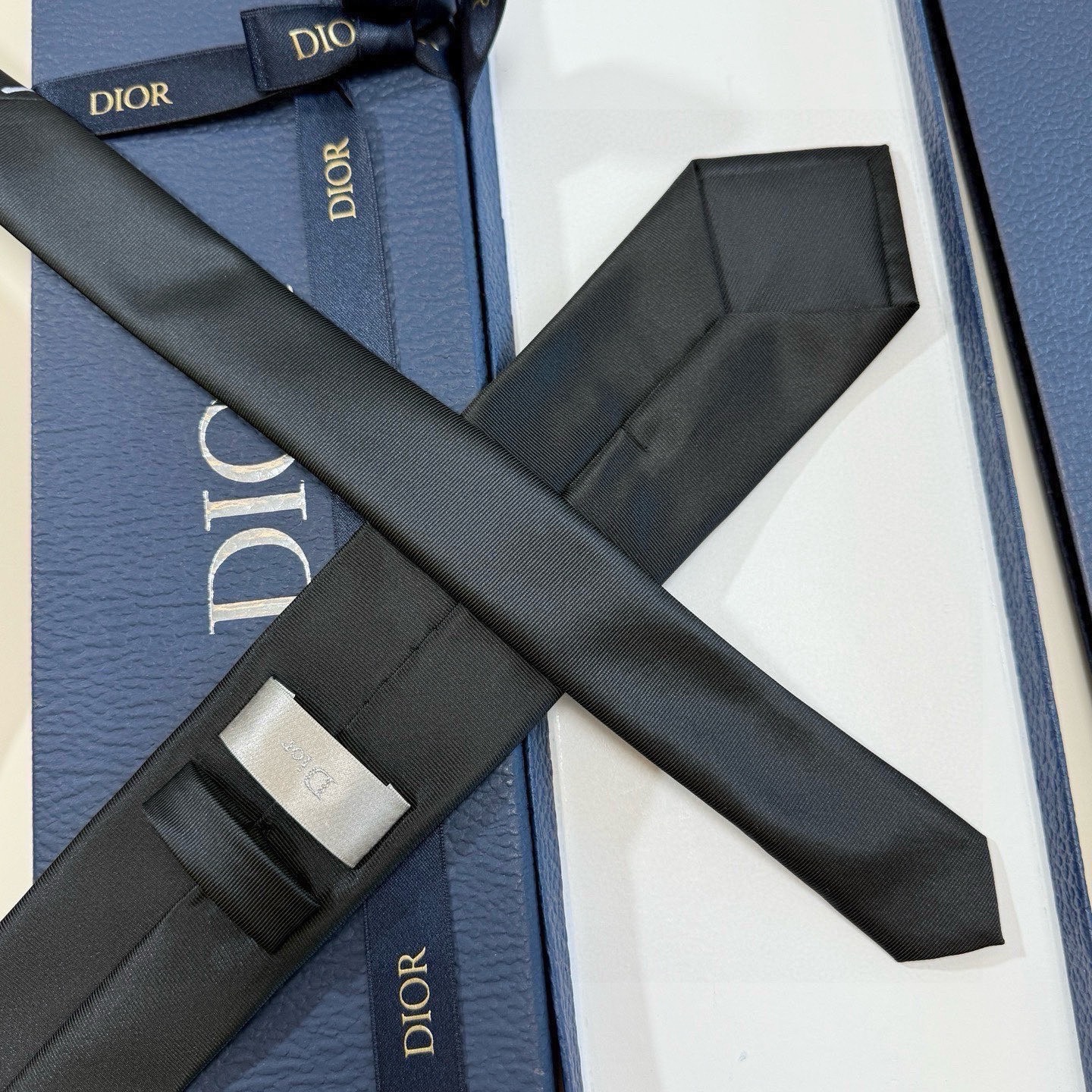 Галстук мужской Dior чёрного цвета с вышивкой логотипа