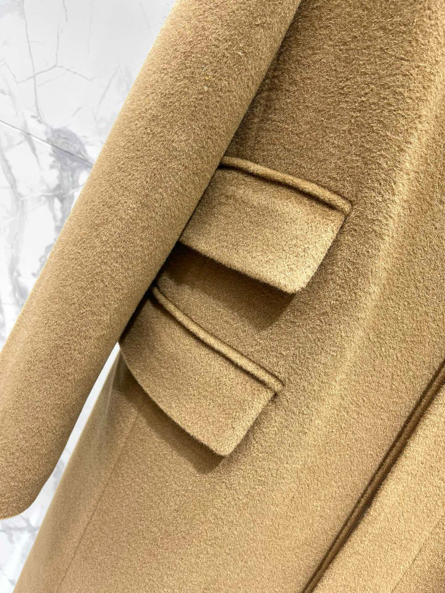 Пальто женское в стиле Saint Laurent из шерсти и кашемира в кофейно-бежевом цвете