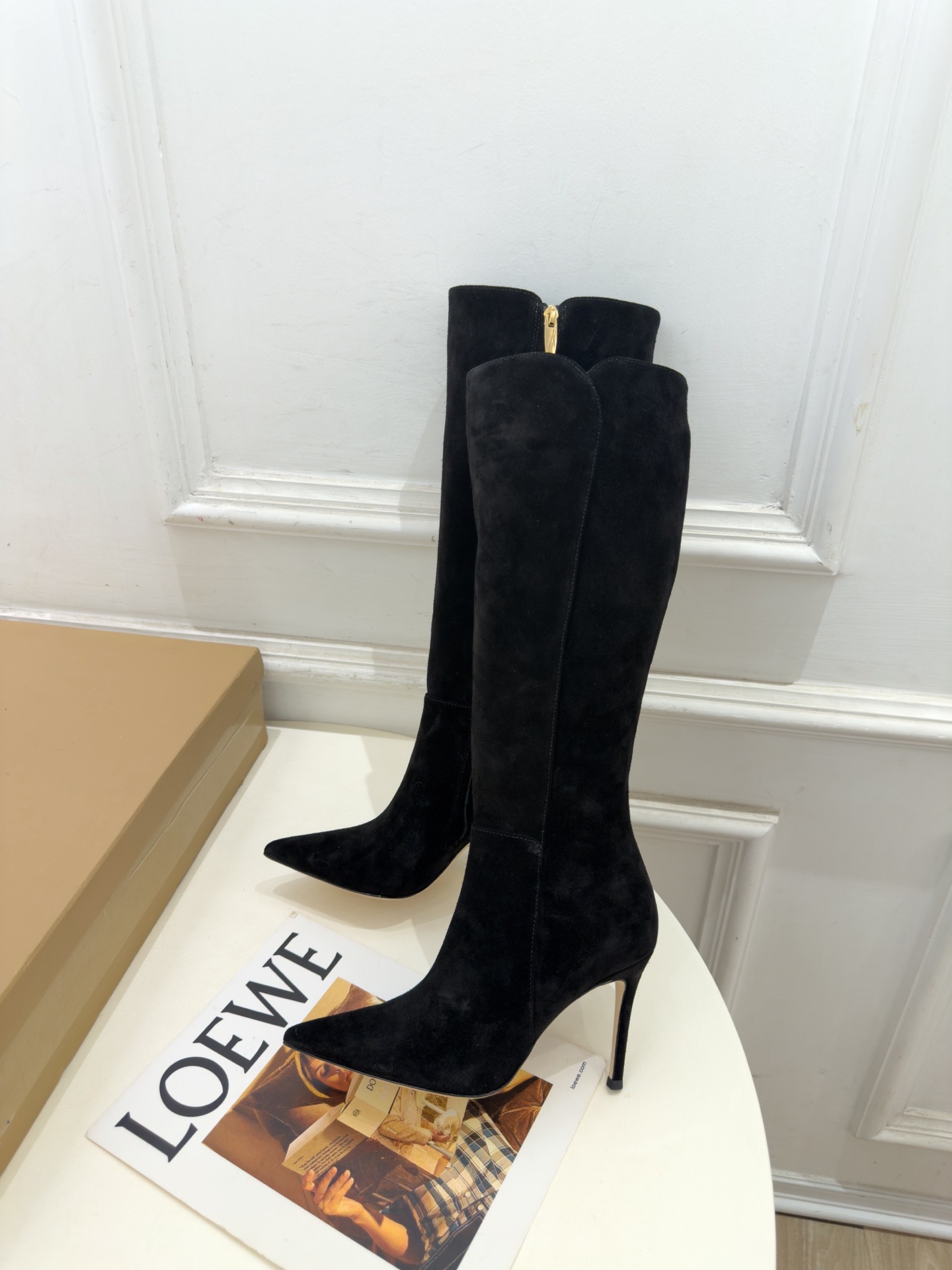 Сапоги женские Gianvito Rossi из натуральной замши черного цвета