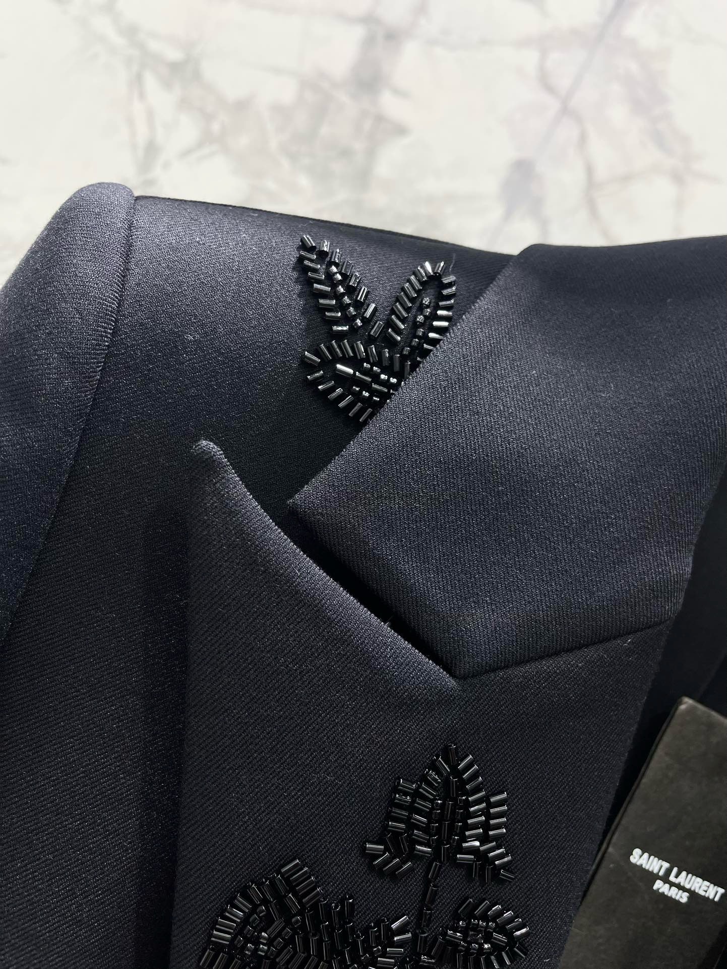 Костюм женский Saint Laurent чёрного цвета