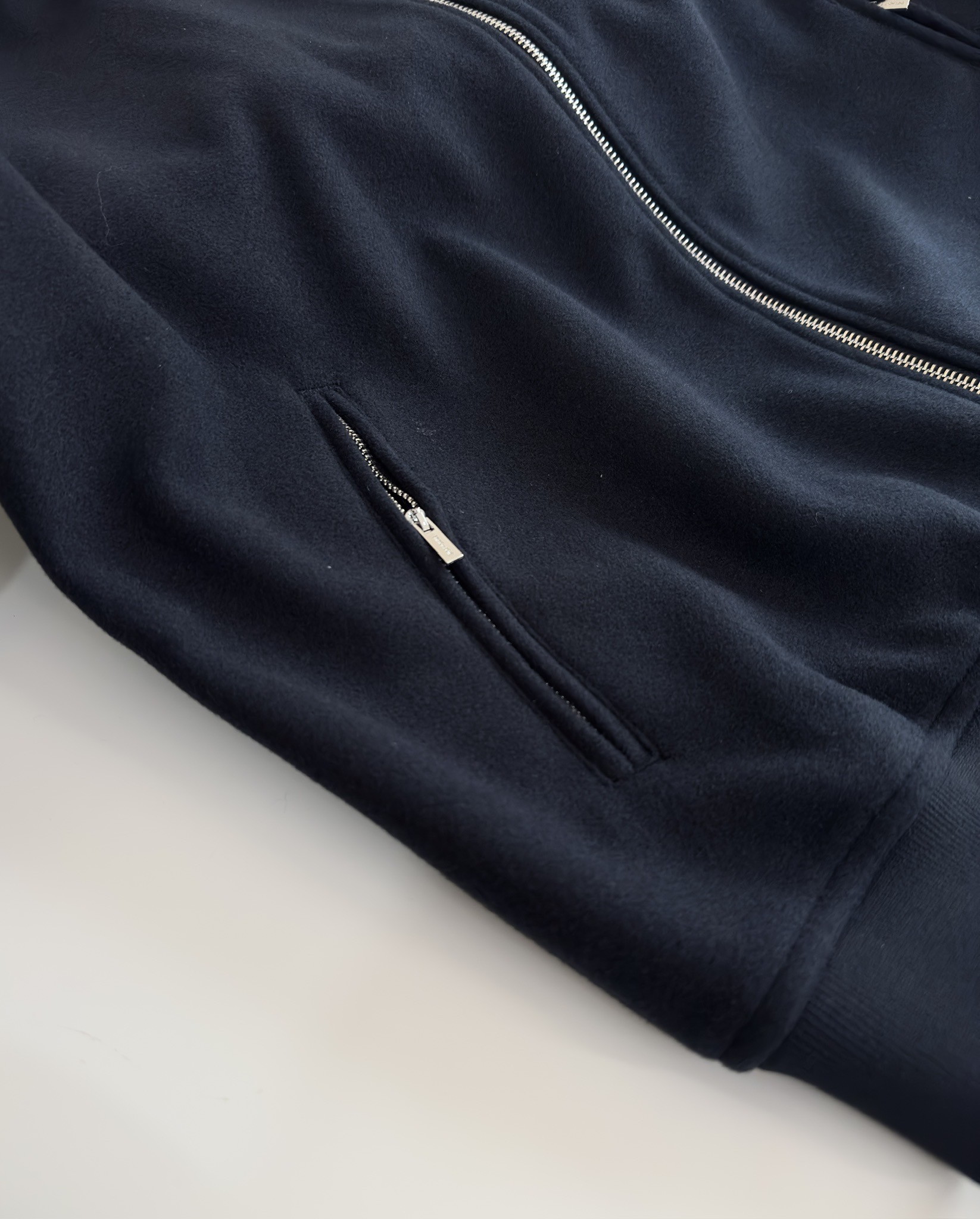 Куртка мужская в стиле Dior тёмно-синего цвета с отложным воротником