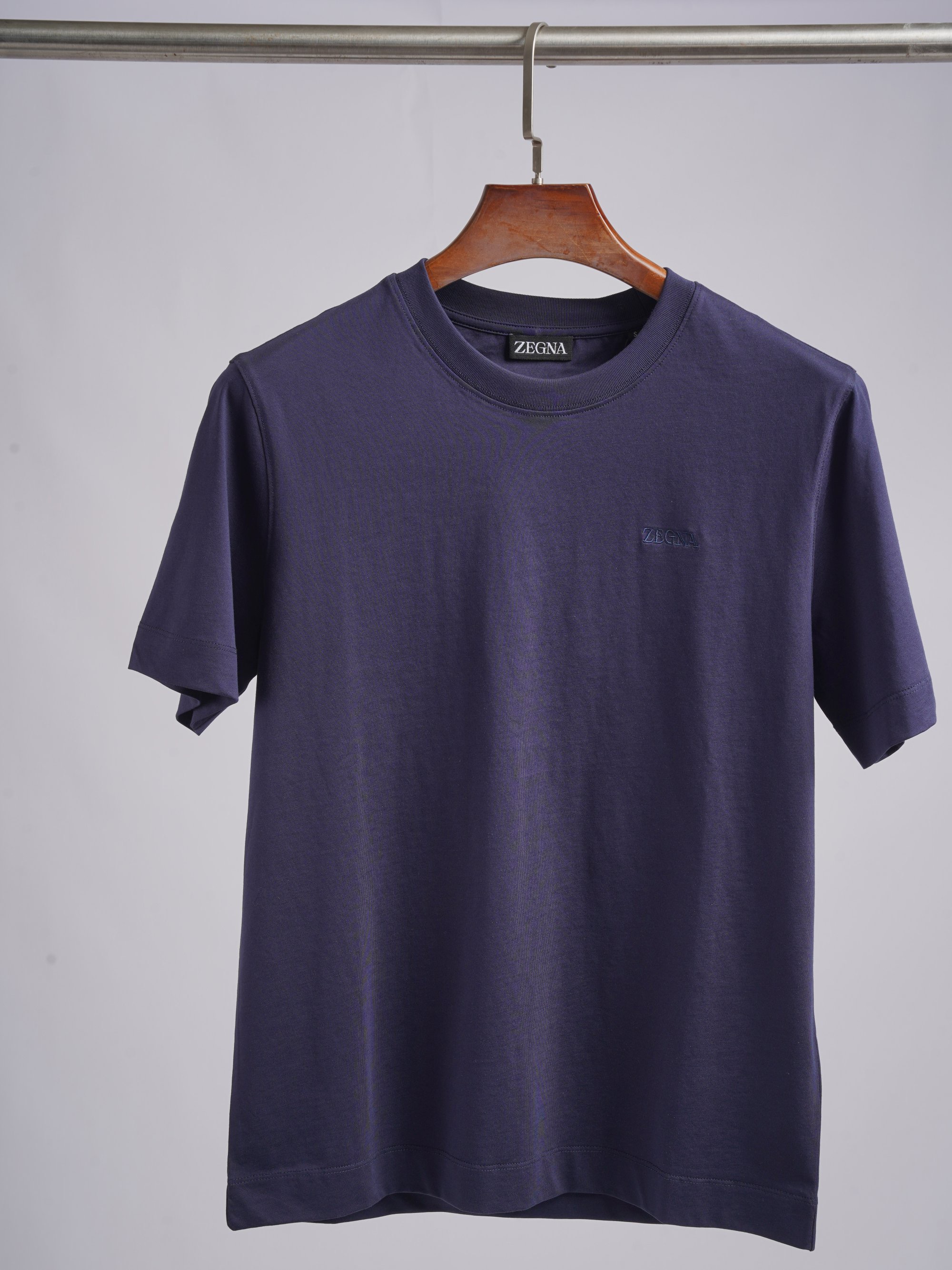 Футболка мужская в стиле Zegna из хлопка с вышивкой в тон чёрного цвета