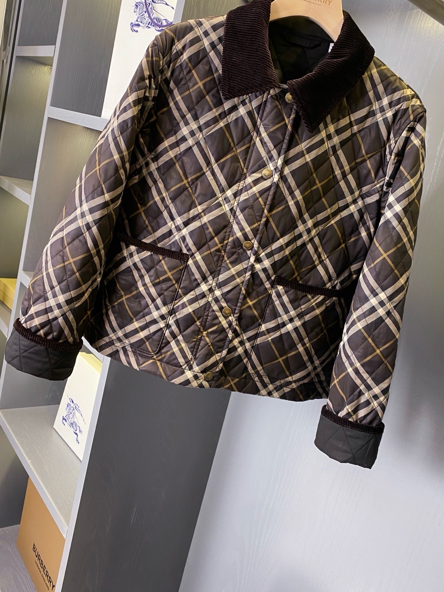 Куртка женская  Burberry укороченная