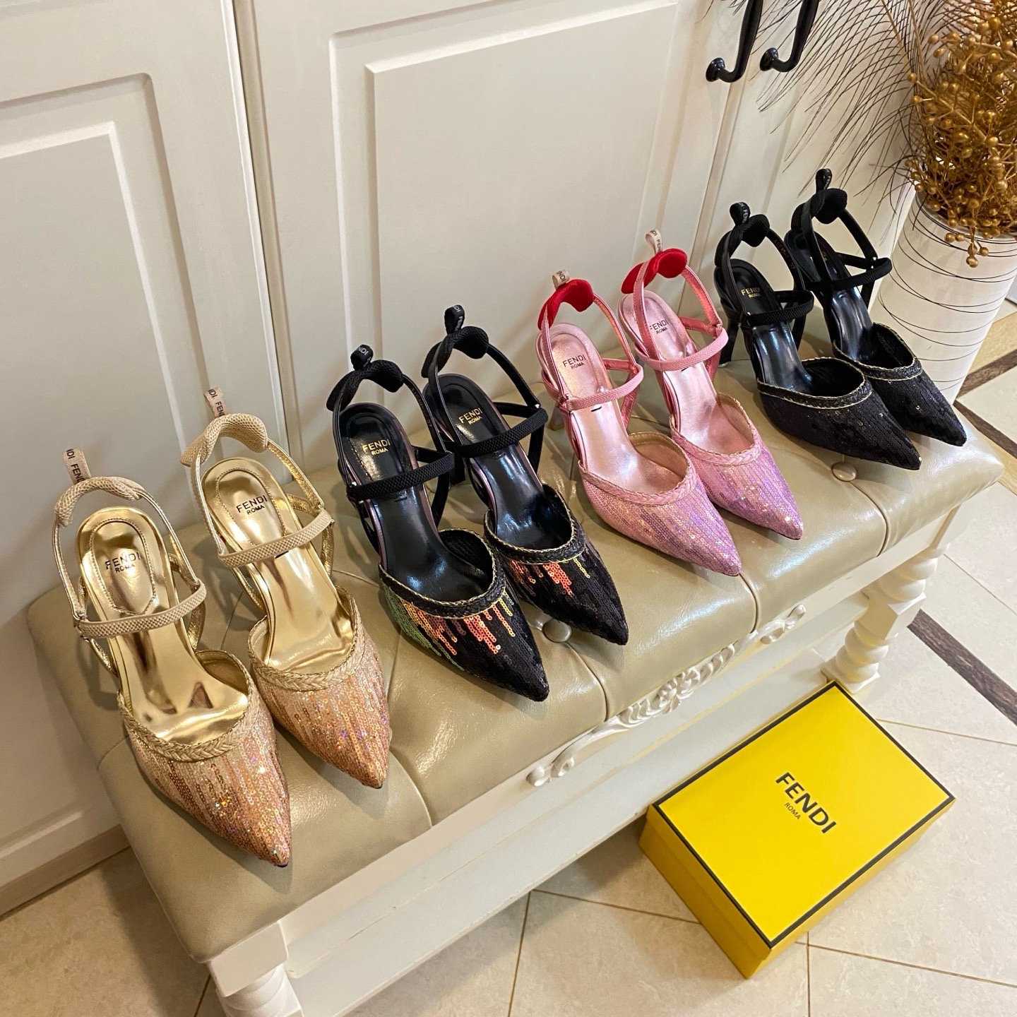 Туфли женские в стиле Fendi из сетки с пайетками и ремешком