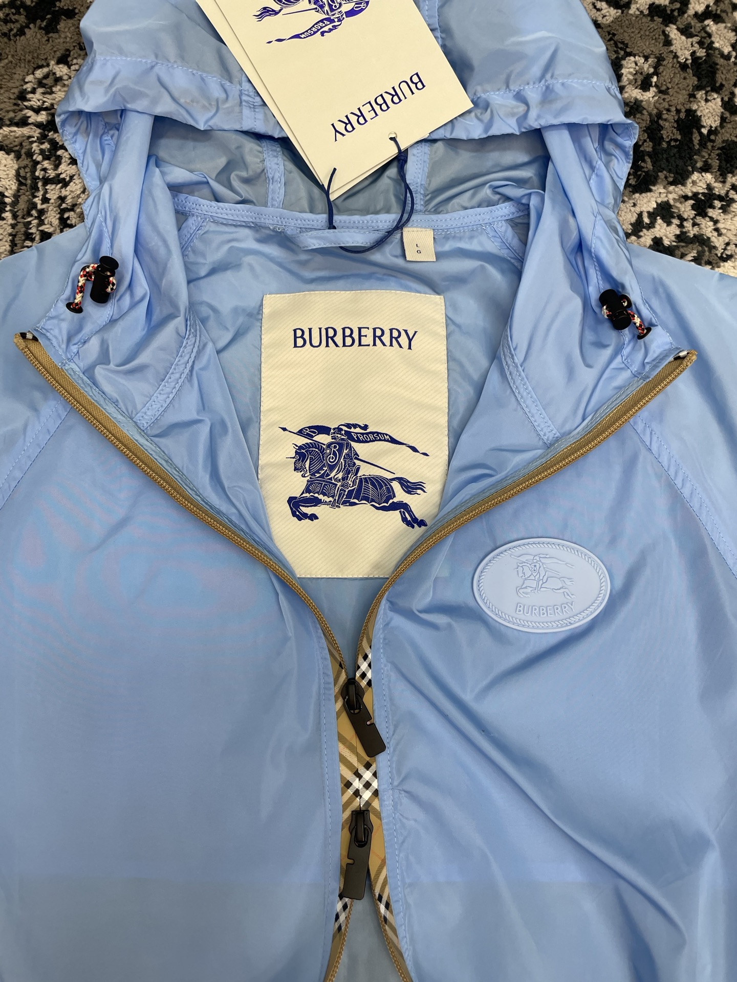 Куртка мужская в стиле Burberry из нейлона голубого цвета с капюшоном