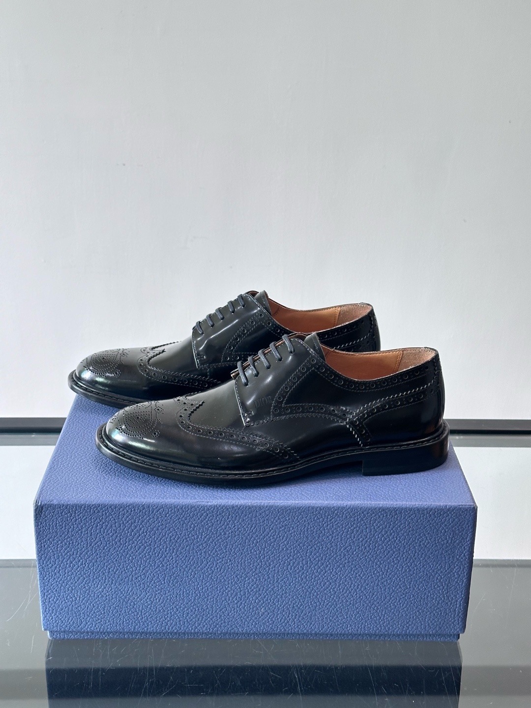 Туфли мужские в стиле Dior из натуральной кожи черного цвета