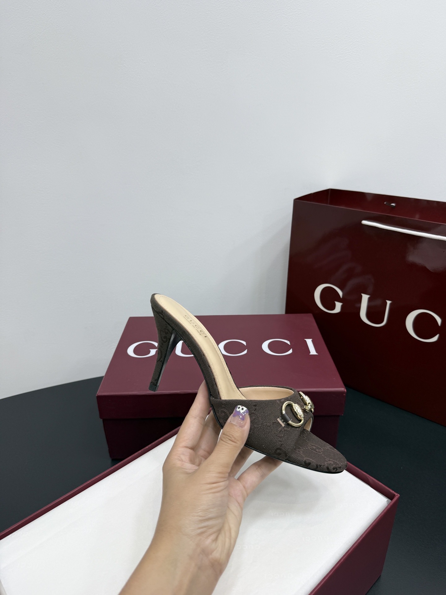 Мюли женские в стиле Gucci Horsebit коричневого цвета