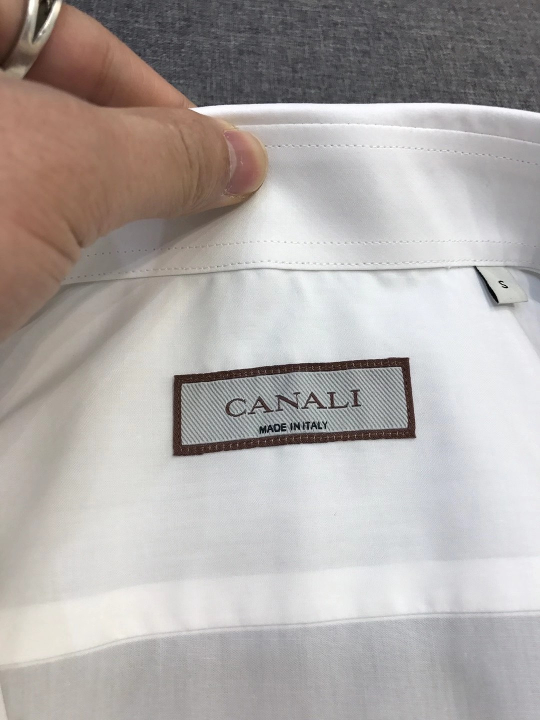 Рубашка мужская в стиле Canali с длинным рукавом белого цвета