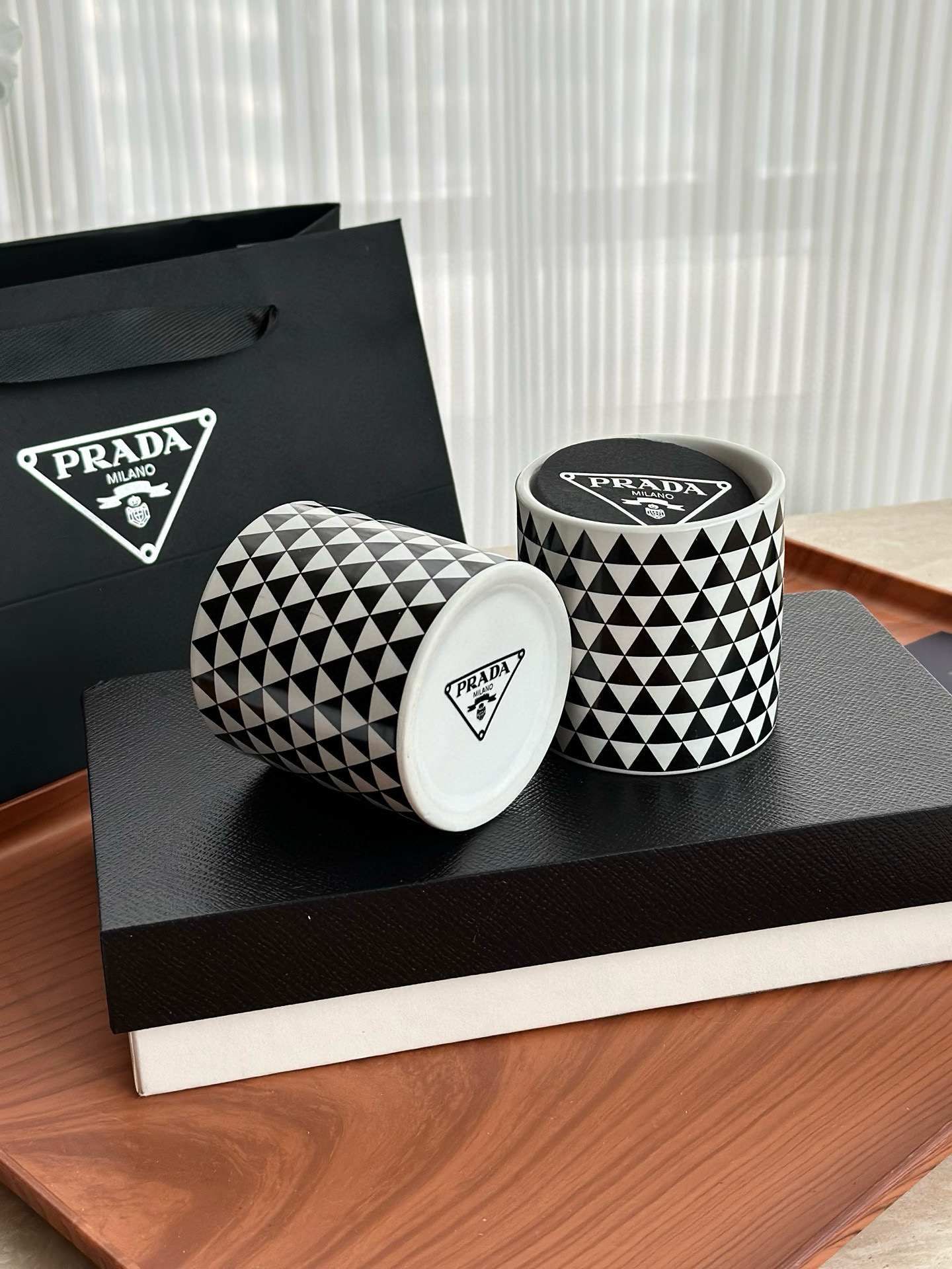  Свечи ароматические в стиле Prada, чёрно-белый геометрический набор из 2 шт.