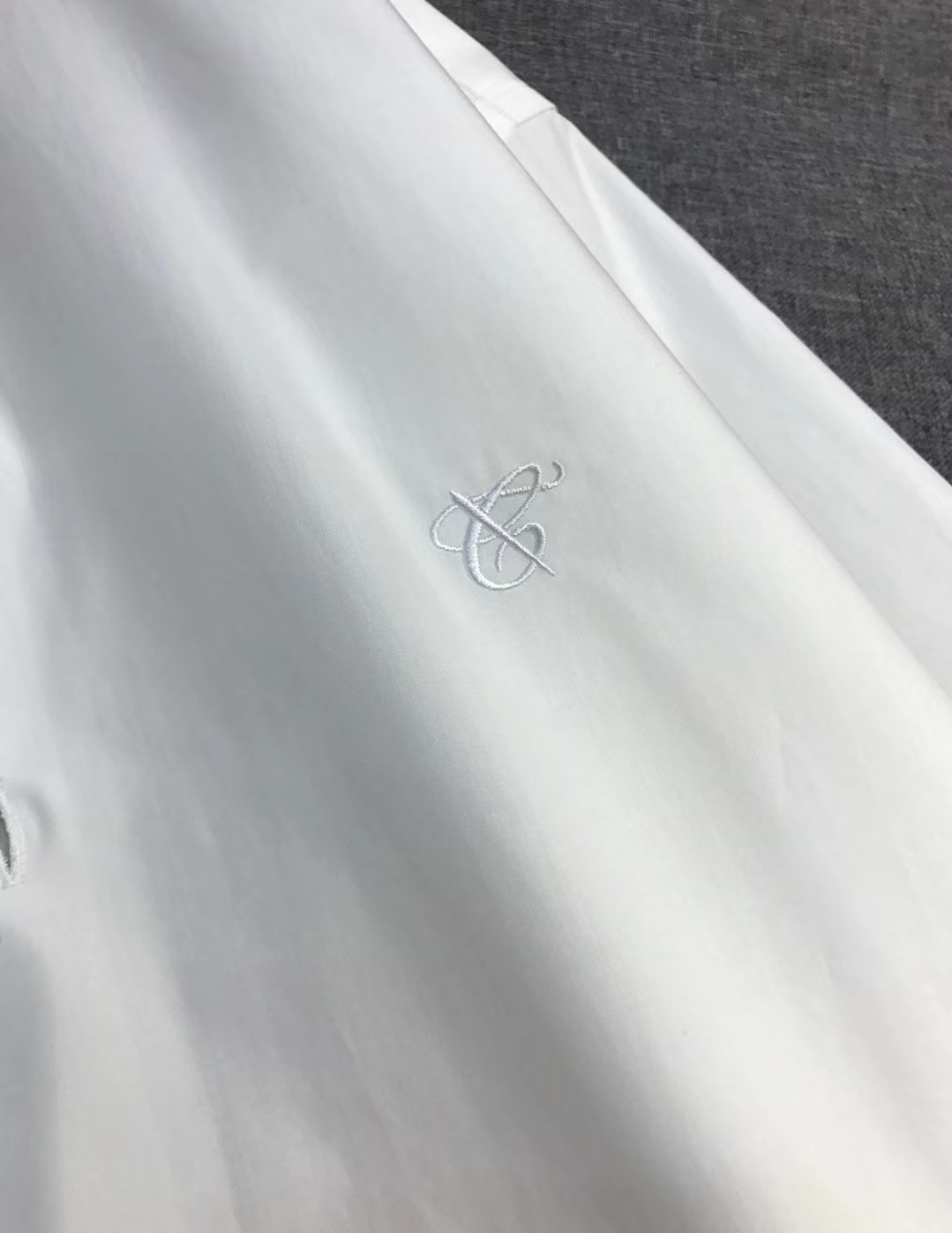 Рубашка мужская в стиле Canali с длинным рукавом белого цвета