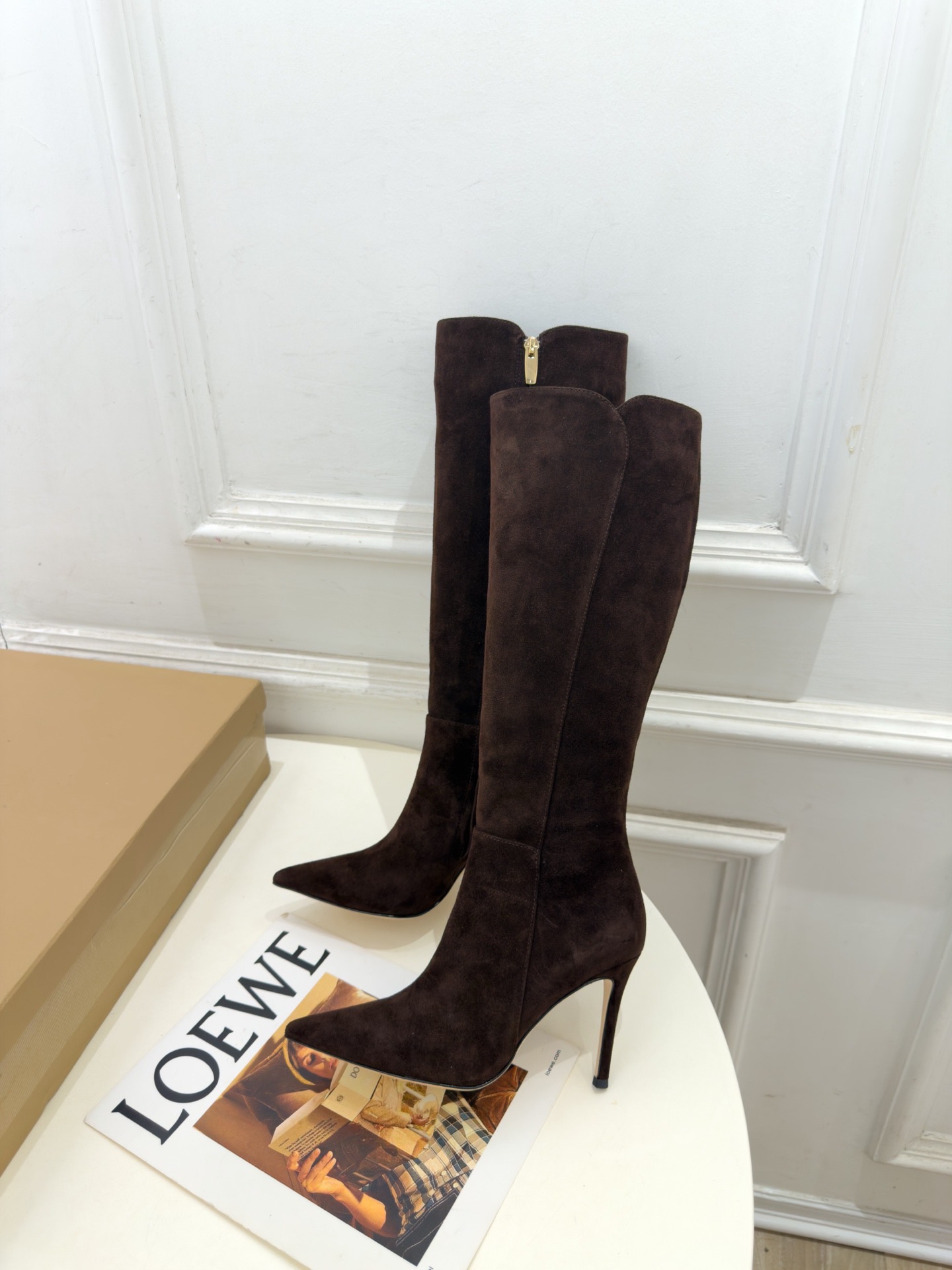 Сапоги женские Gianvito Rossi из натуральной замши темно-коричневого цвета