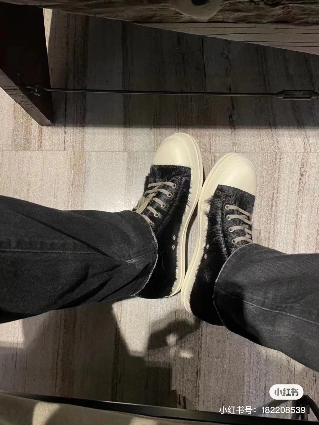 Кроссовки унисекс в стиле Rick Owens с ворсом черного цвета