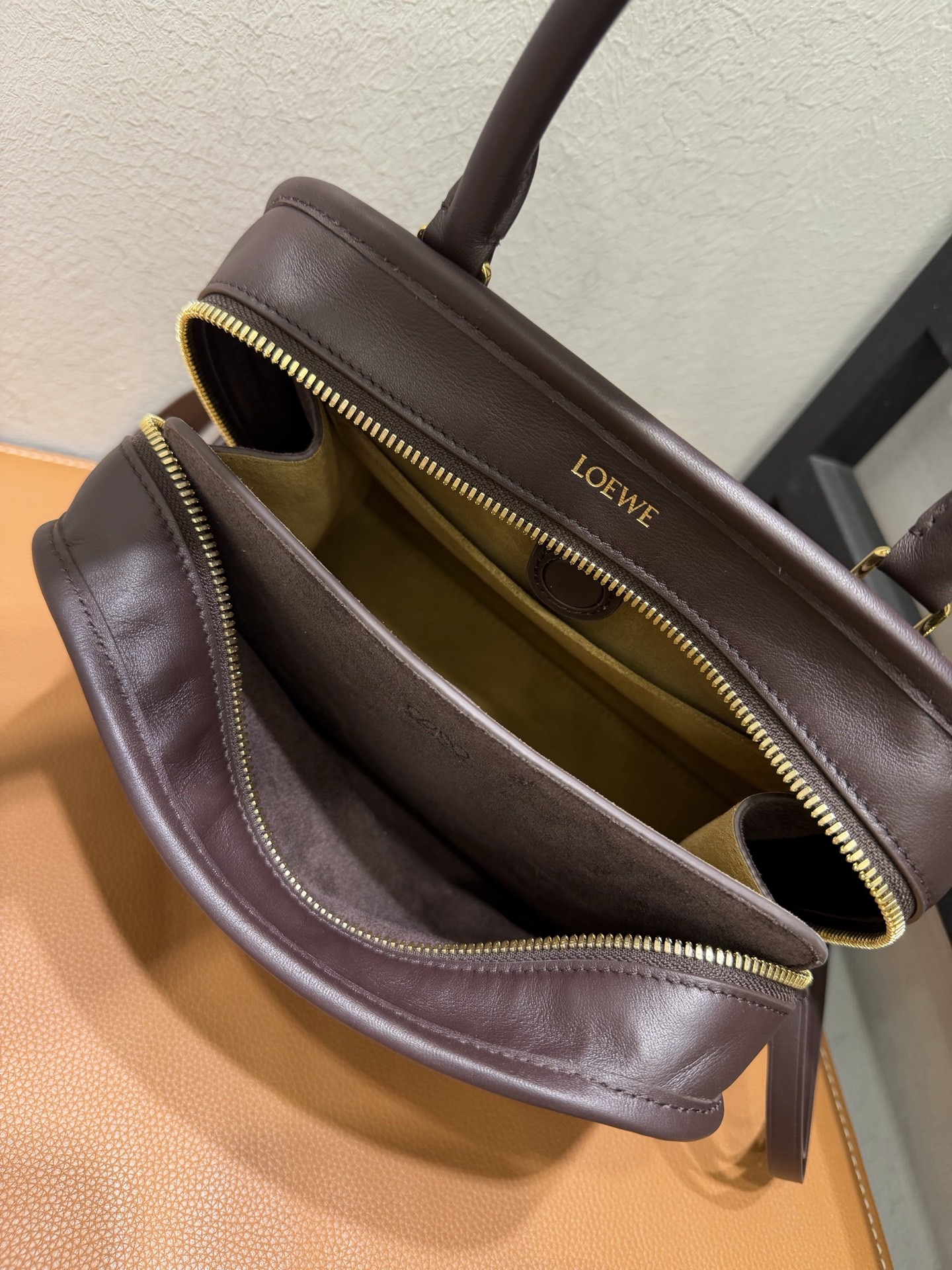 Сумка женская в стиле Loewe Amazona 180 тёмно-коричневого цвета