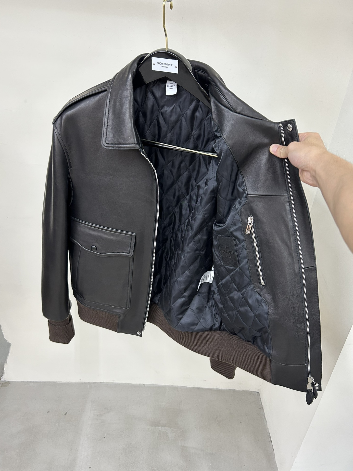 Куртка мужская в стиле Berluti из натуральной кожи тёмно-коричневого цвета классическая