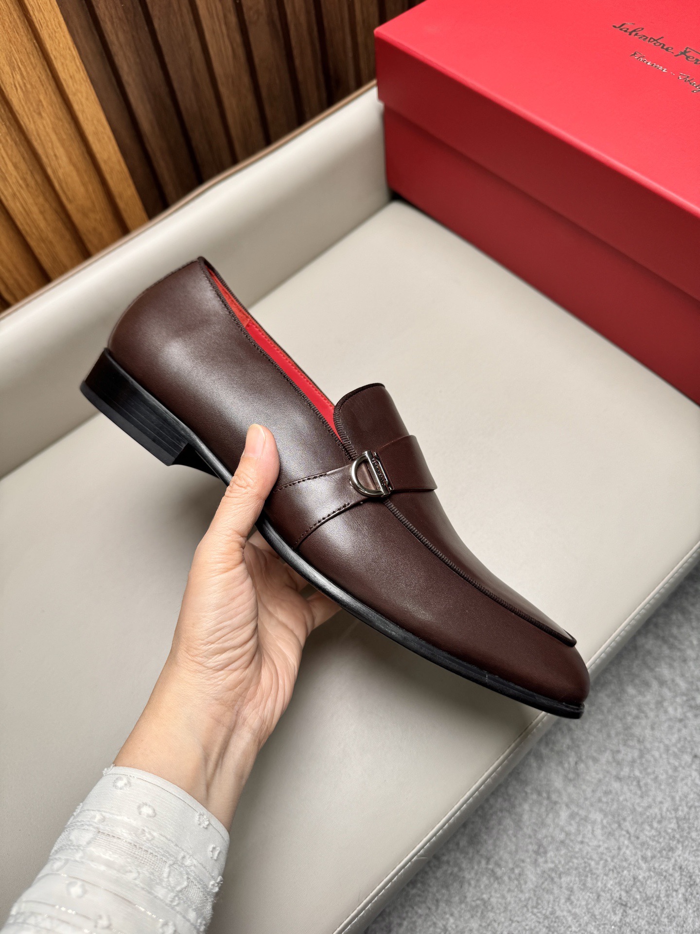 Лоферы мужские в стиле Ferragamo Gancini коричневого цвета