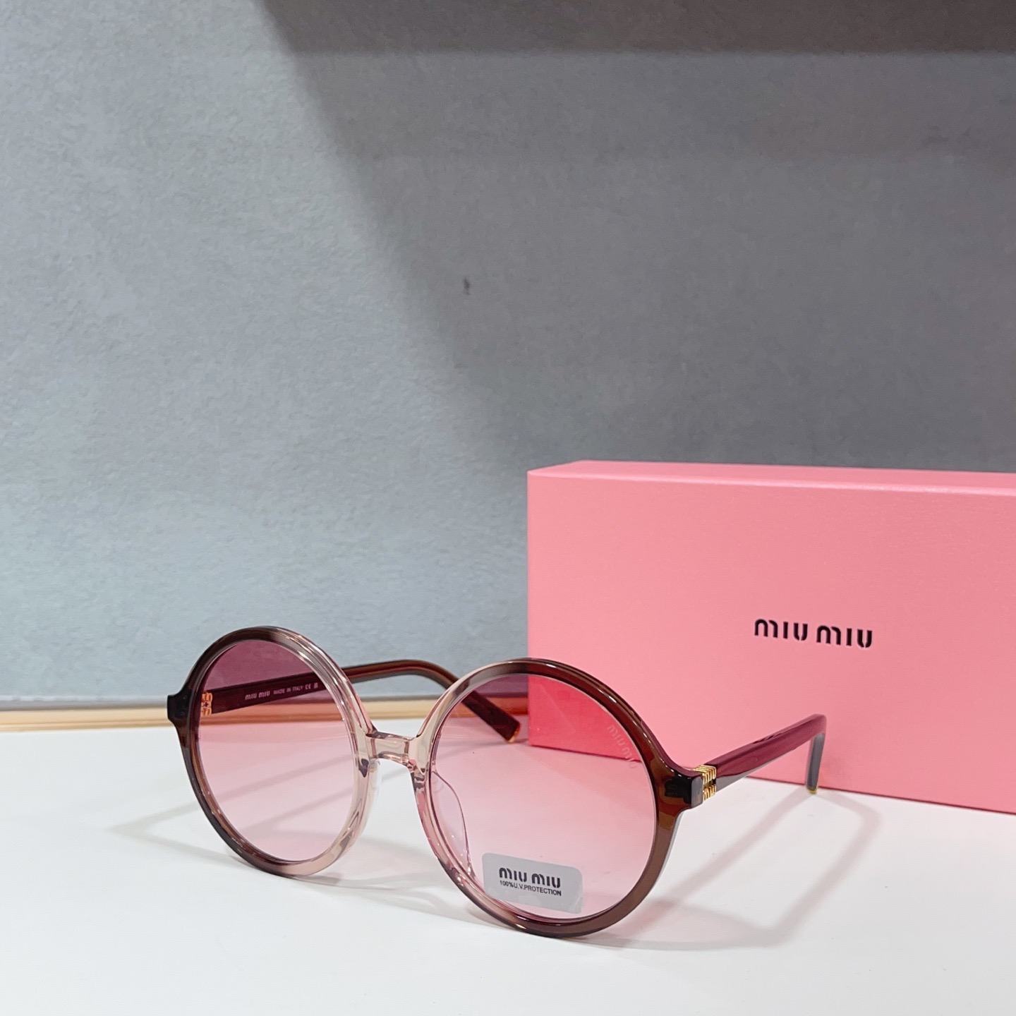 Очки солнцезащитные женские в стиле Miu Miu круглой формы