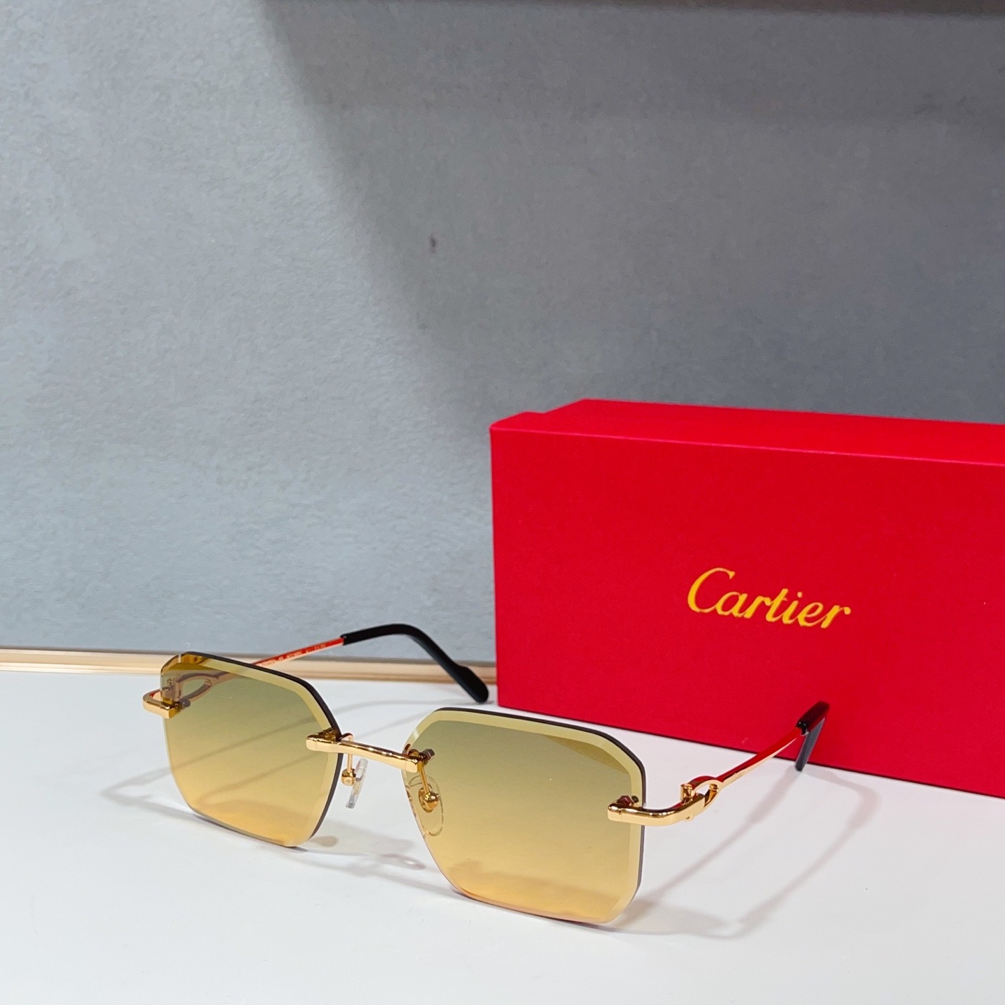 Очки солнцезащитные женские в стиле Cartier