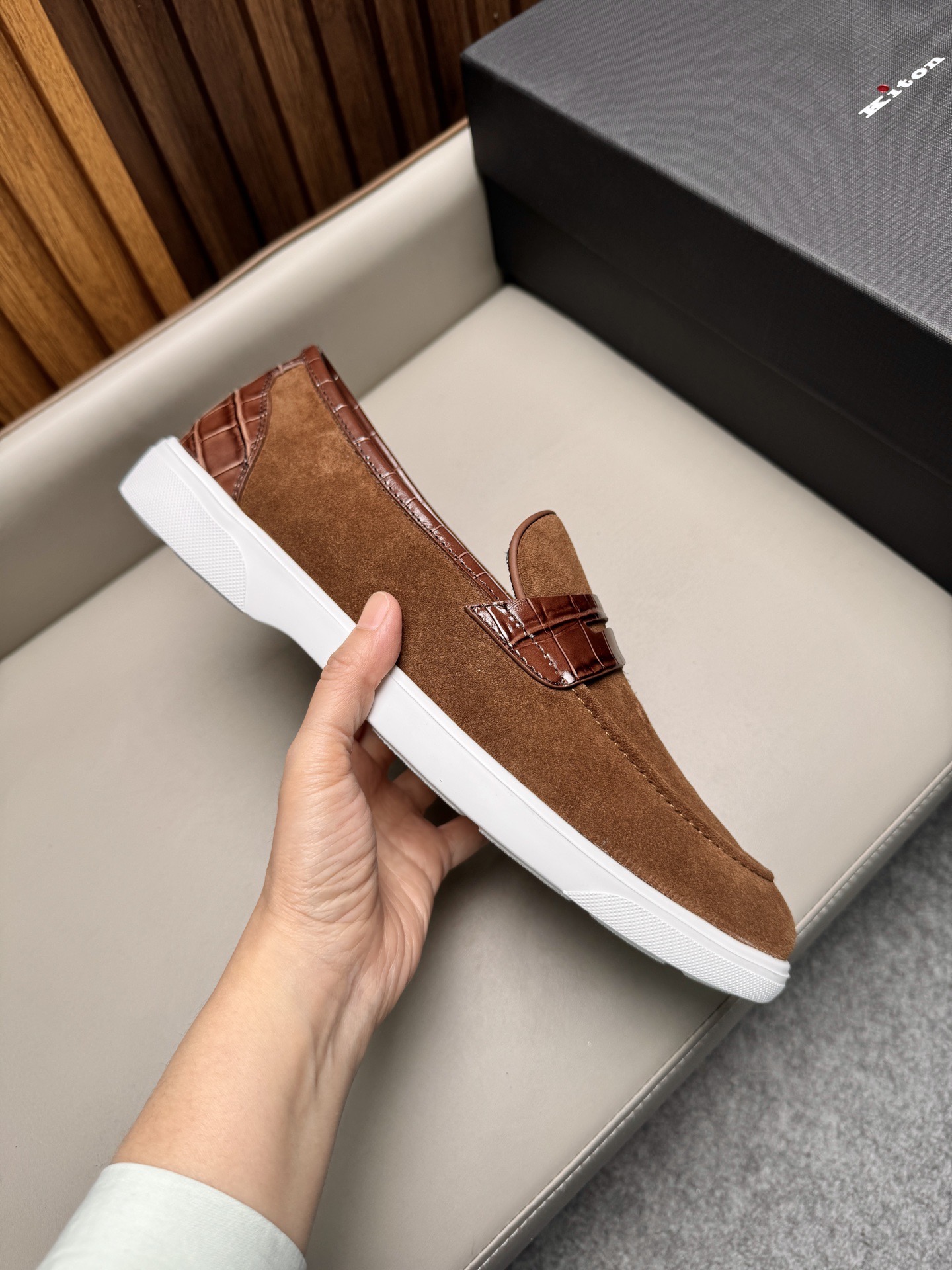 Лоферы мужские в стиле Kiton коричневого цвета