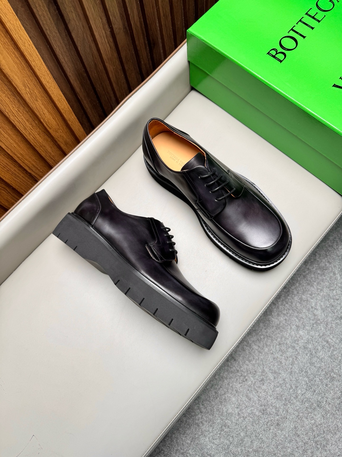 Дерби мужские Bottega Veneta Haddock чёрного цвета