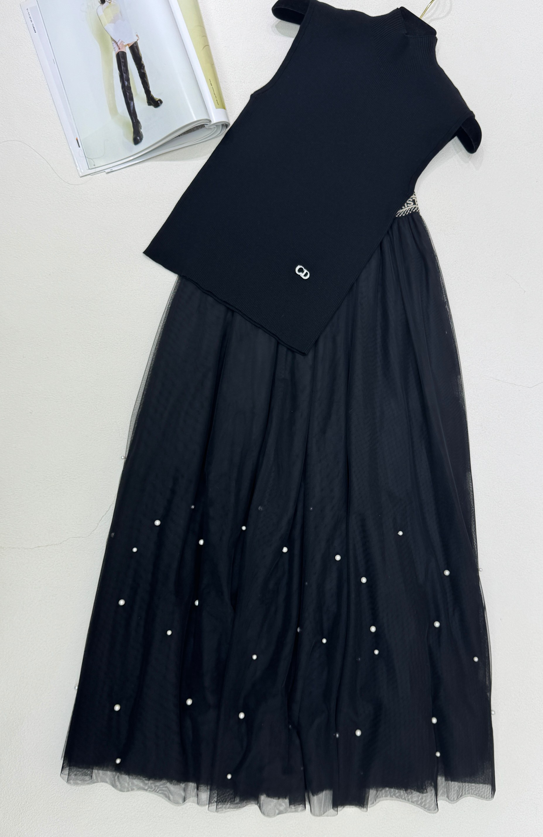 Юбка женская в стиле Dior миди из многослойной сетки чёрного цвета с декором из жемчужных бусин