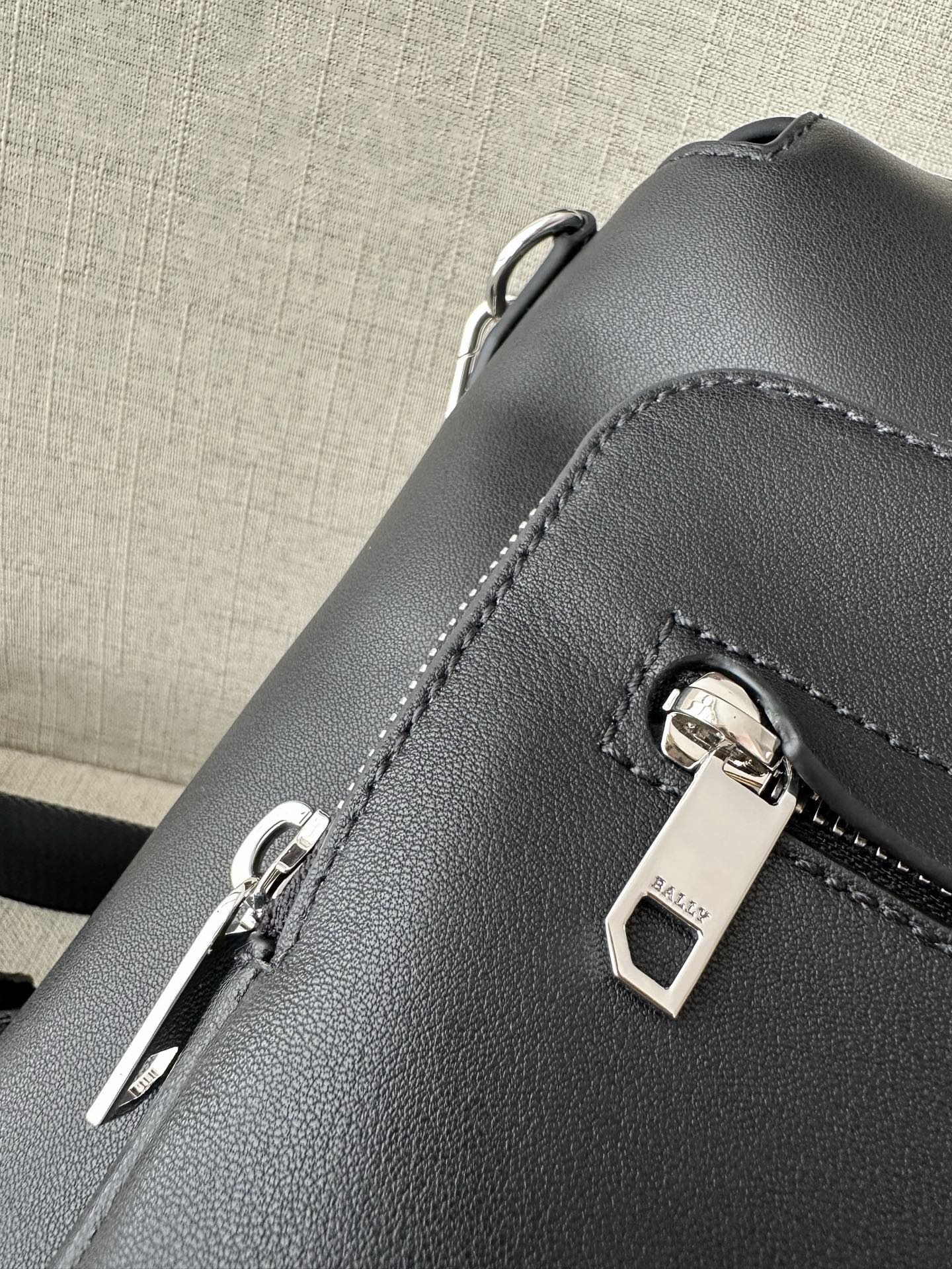 Сумка мужская для документов в стиле Bally из натуральной кожи