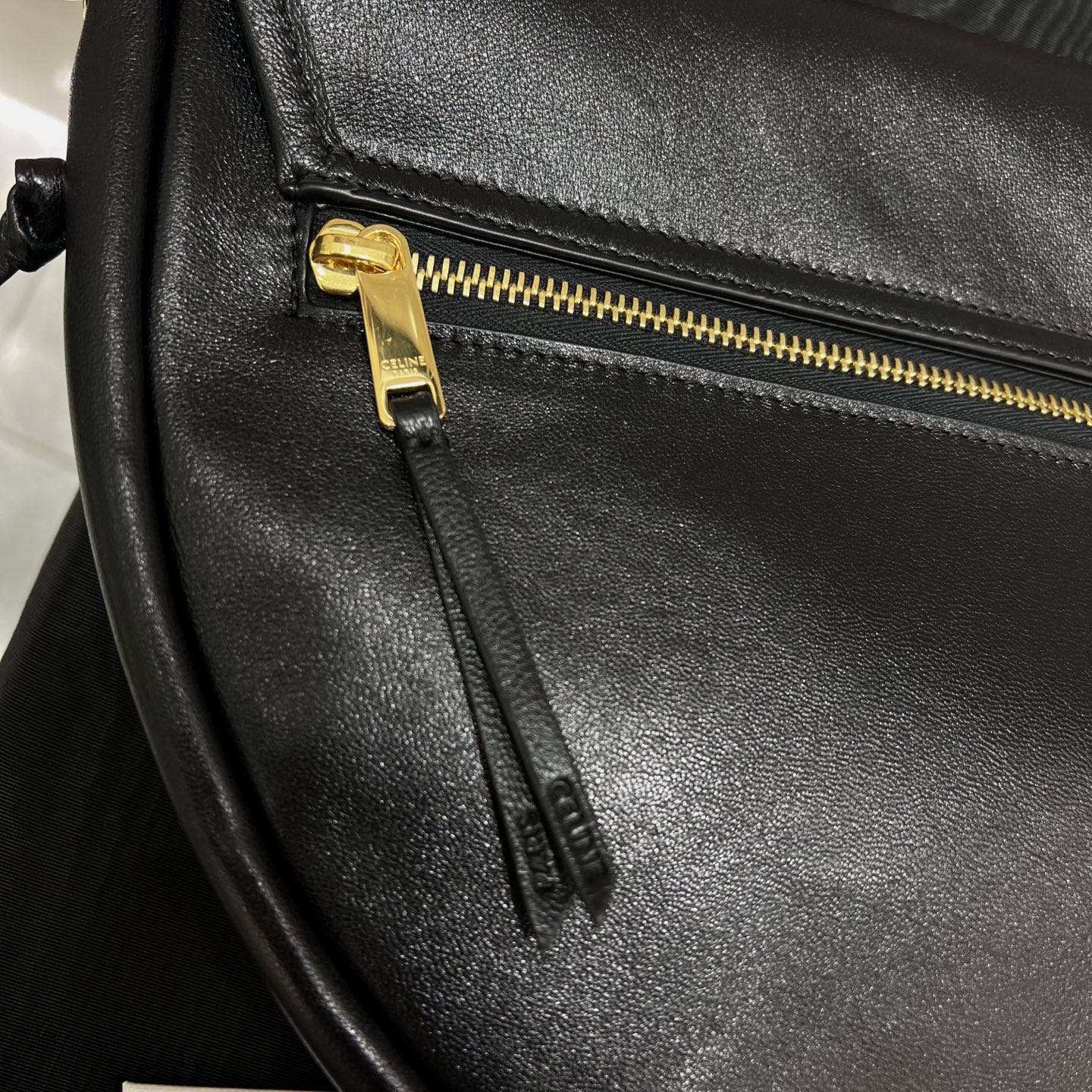 Сумка женская в стиле Celine Soft Triomphe Halfmoon чёрного цвета