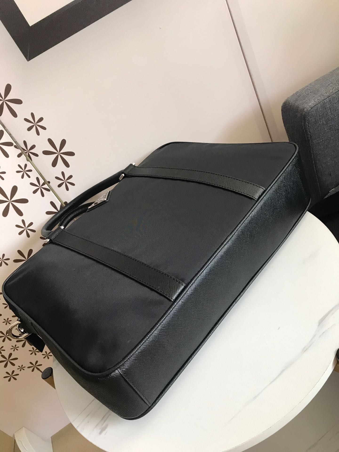 Сумка деловая мужская в стиле Prada из нейлона с кожаной отделкой чёрного цвета