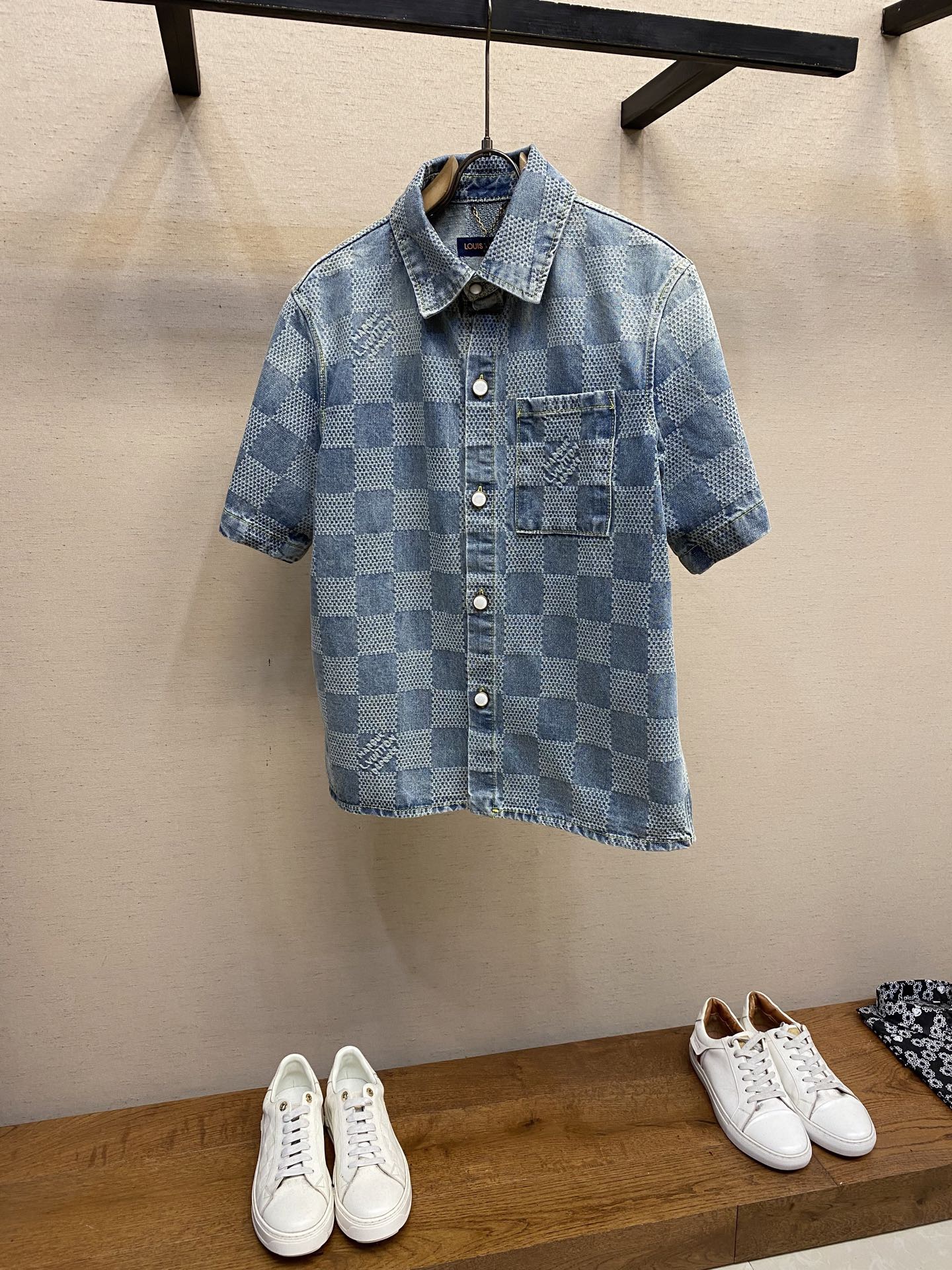 Рубашка мужская в стиле Louis Vuitton с шахматным узором синего цвета