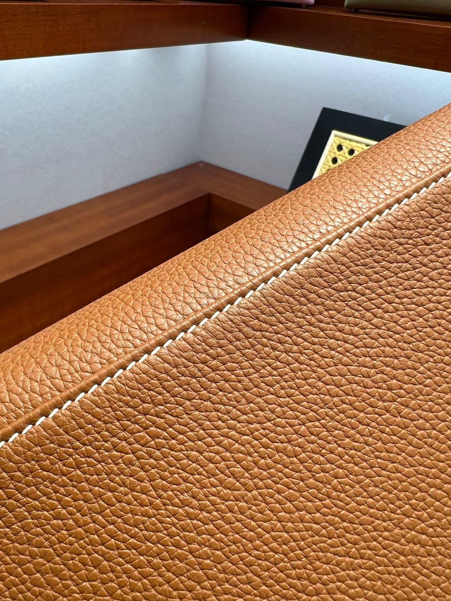 Сумка женская Hermès Kelly 28  gold brown цвета