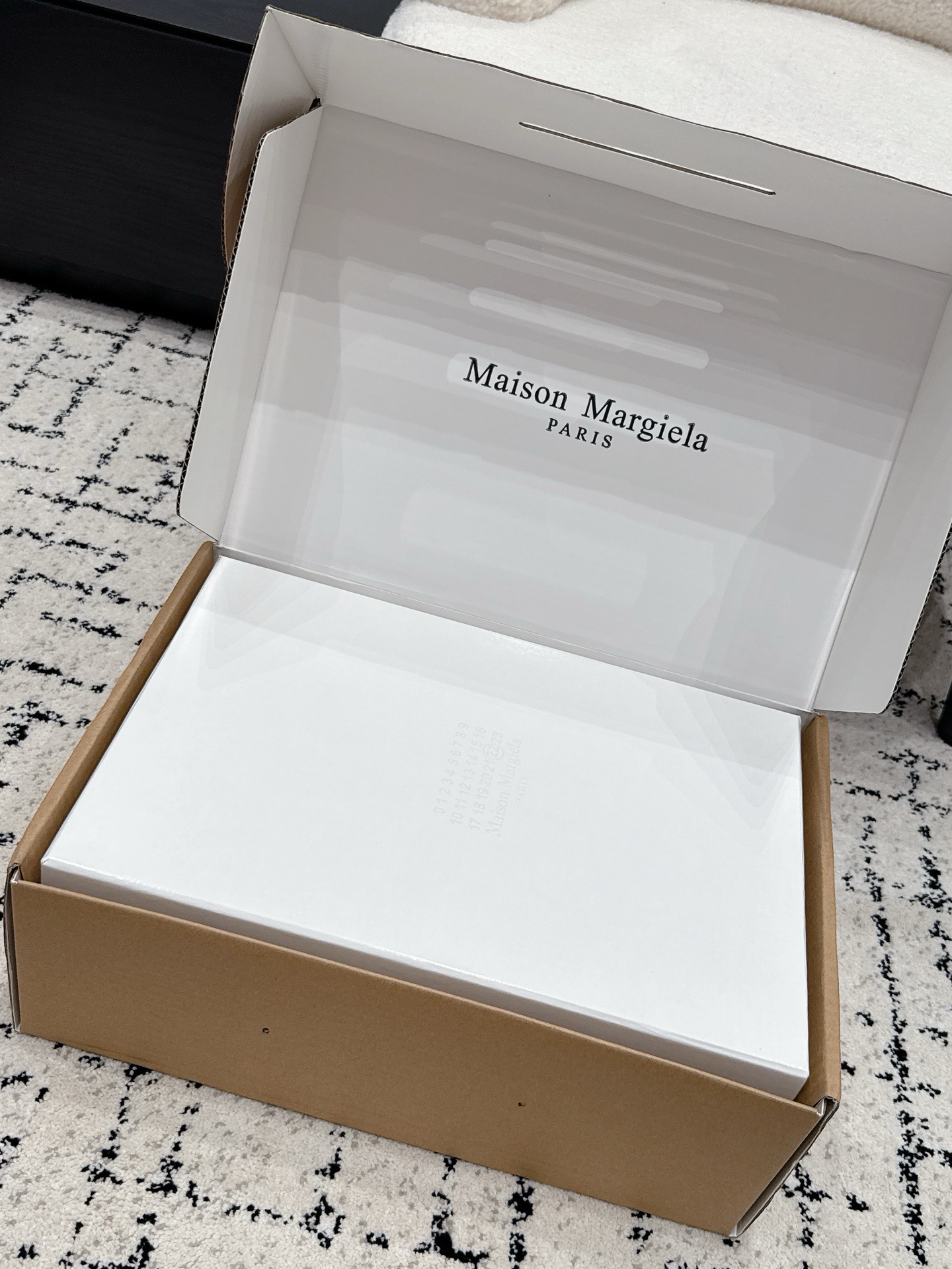 Кроссовки унисекс в стиле Maison Margiela MM6 German Trainer чёрного цвета