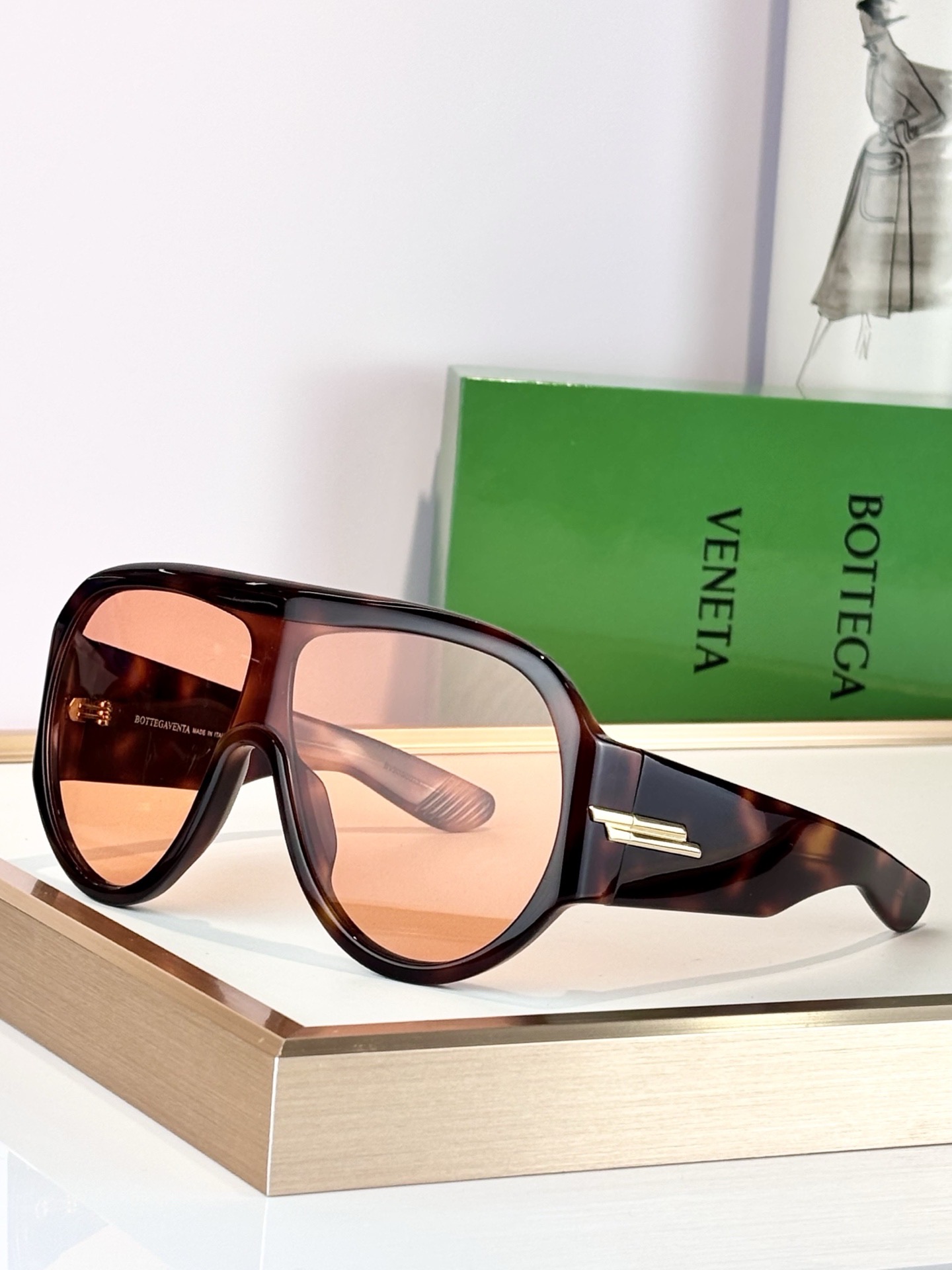 Очки солнцезащитные женские в стиле Bottega Veneta oversize