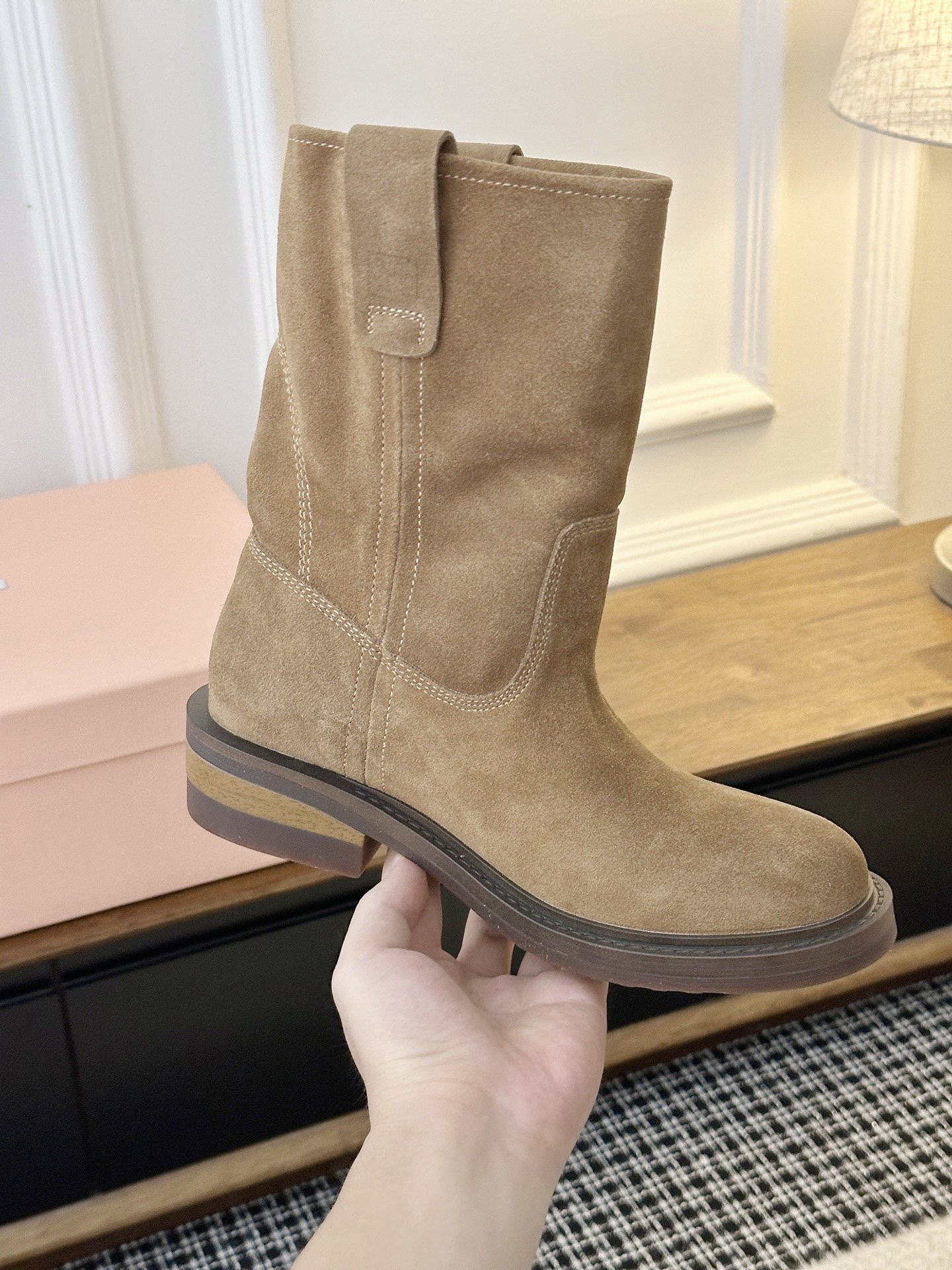 Сапоги Miu Miu Suede Boots светло-коричневого цвета